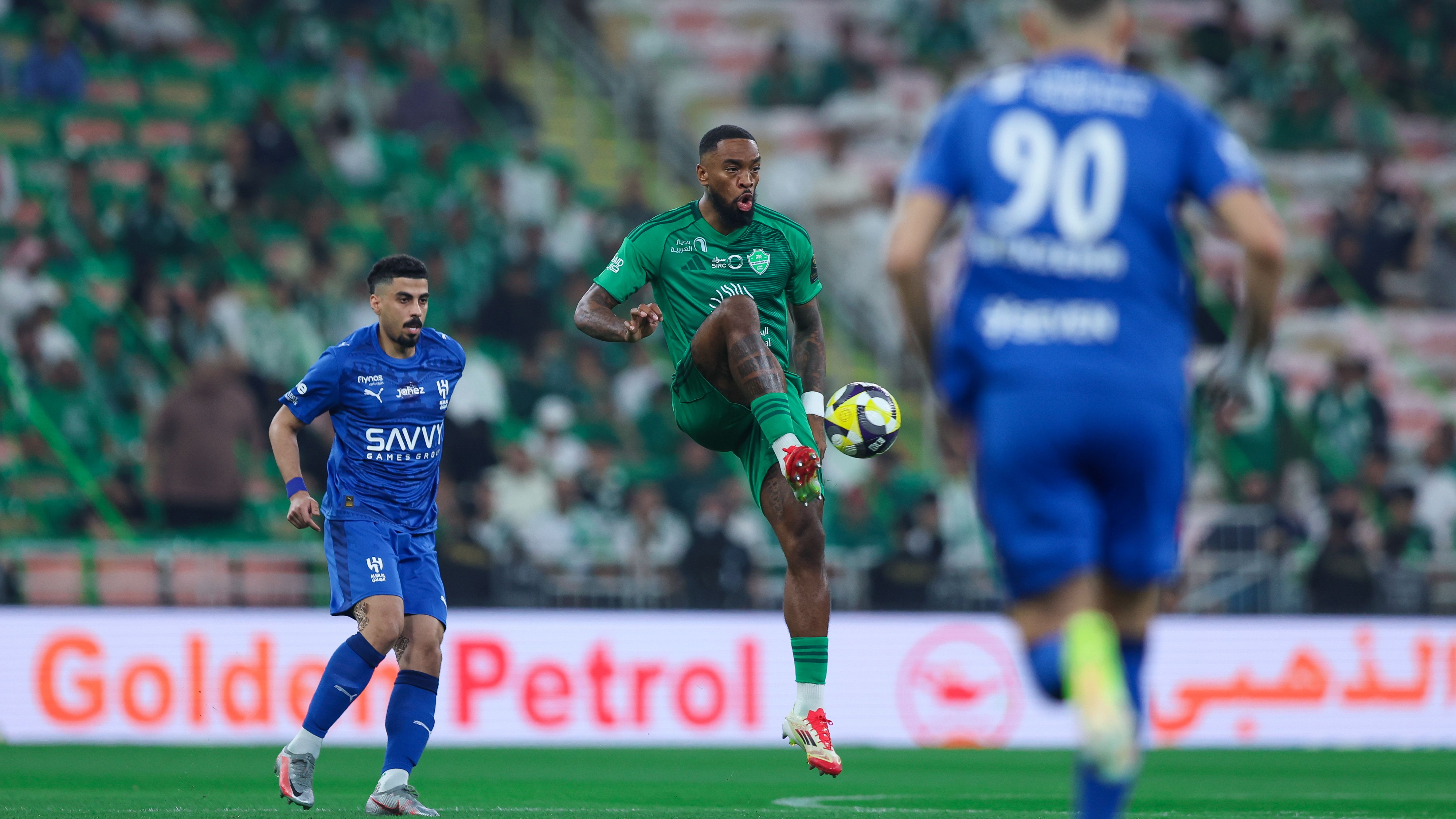 إيفان توني يهز شباك الهلال مجددًا ويجعلها الضحية المفضلة في مسيرته