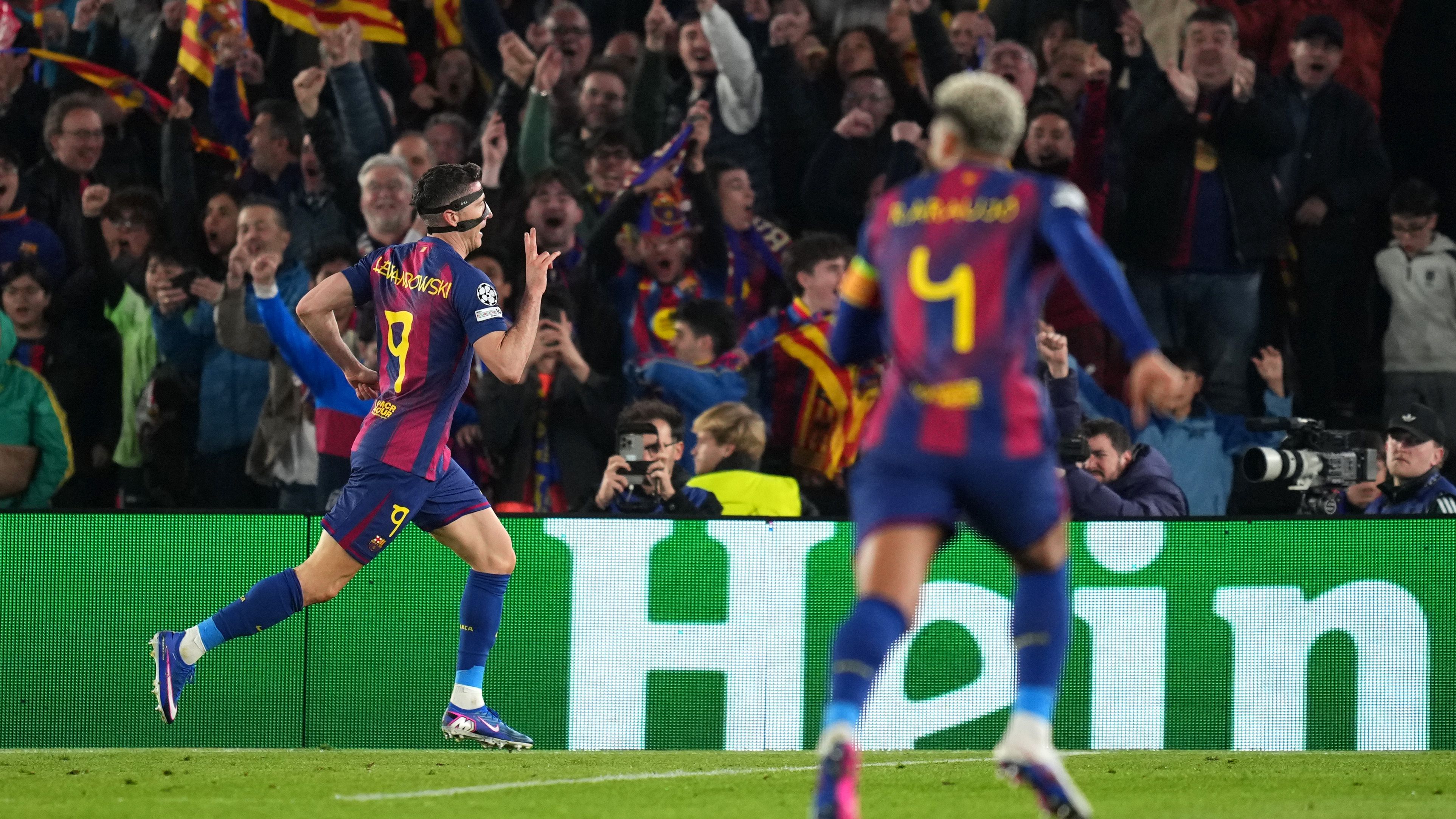 برشلونة يبحث عن بديل ليفاندوفسكي: مهاجم كاميروني شاب تحت المجهر