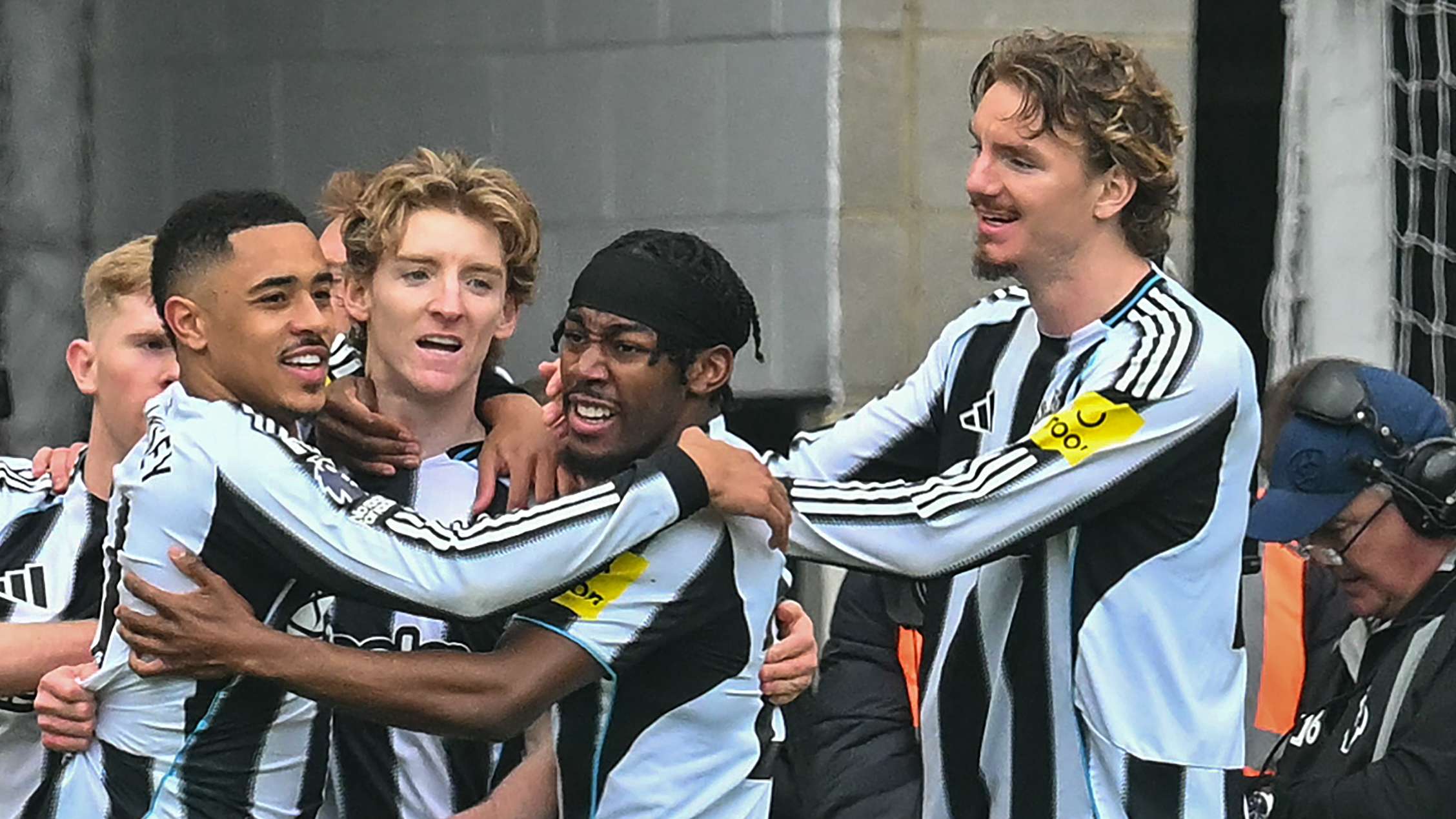 FBL-ENG-PR-NEWCASTLE-SUNDERLAND