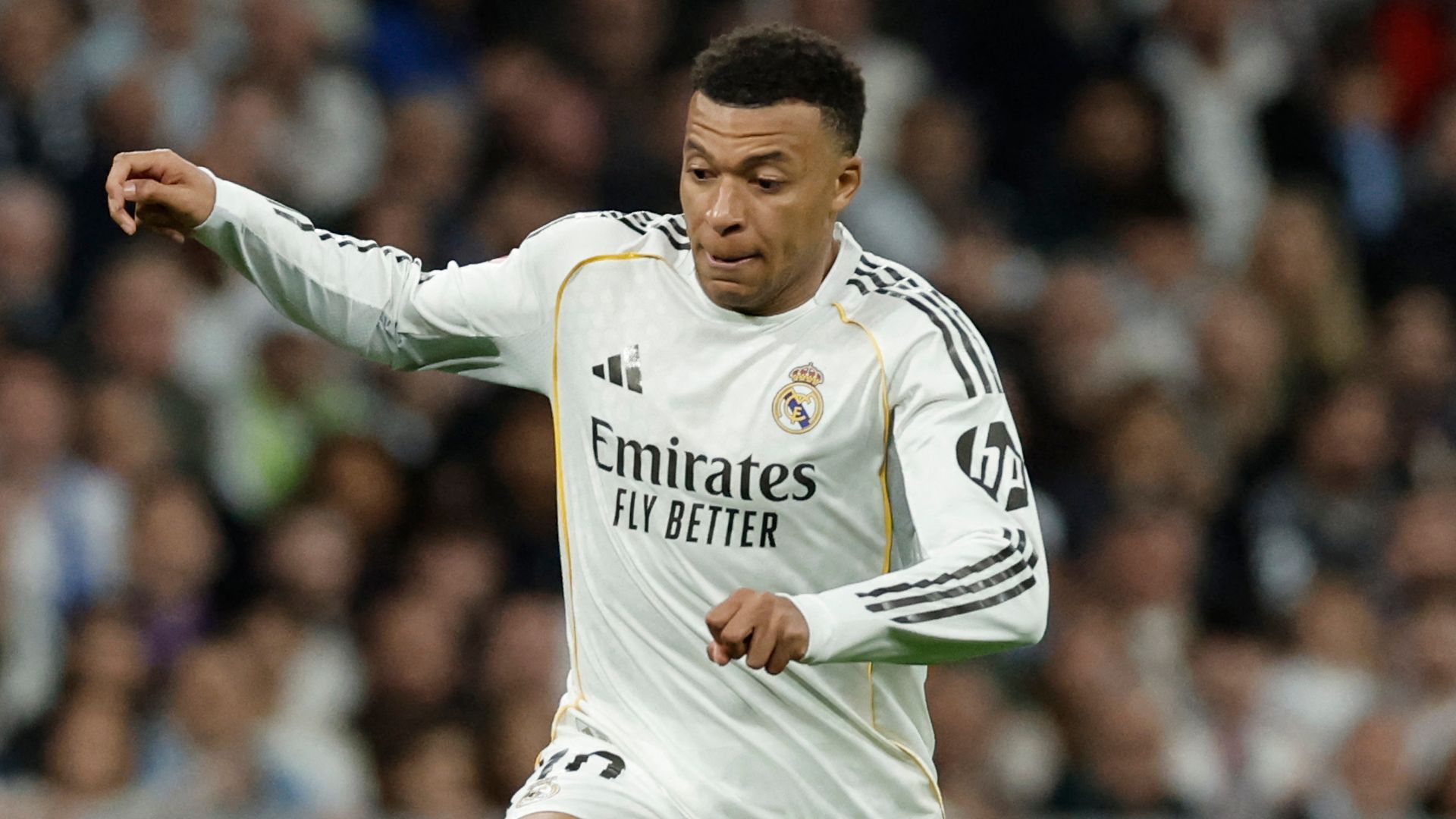 ريال مدريد يهزم أتلتيكو في ديربي مثير وتصريحات قاسية تنتقد أداء مبابي