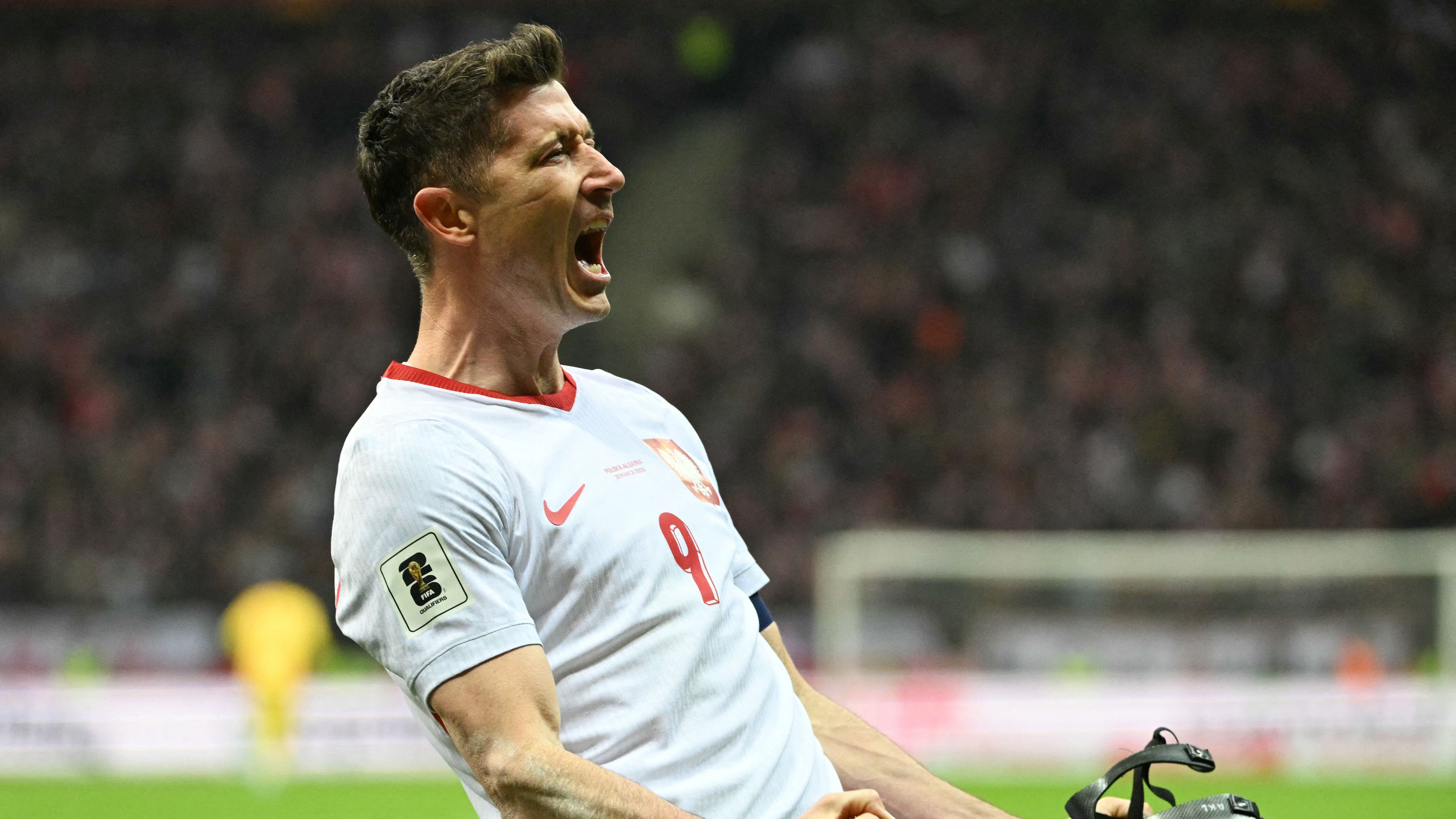 TOPSHOT-FBL-WC-2026-UEFA-POL-ALB-QUALIFIER