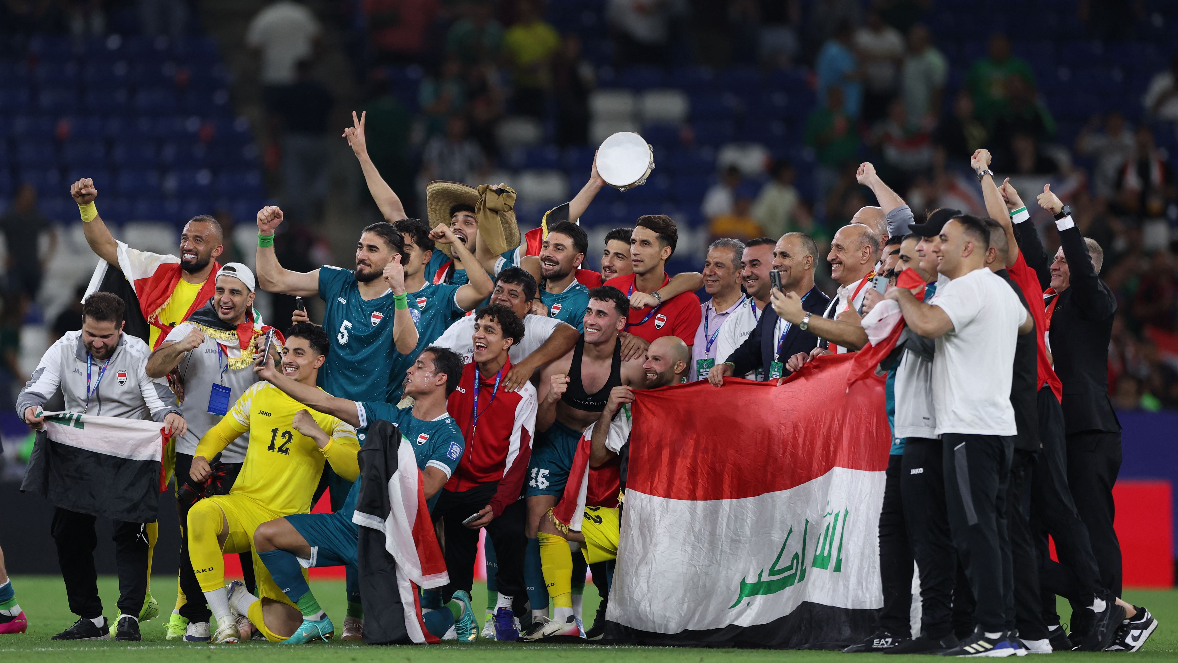 TOPSHOT-FBL-WC-2026-QUALIFIERS-IRQ-BOL