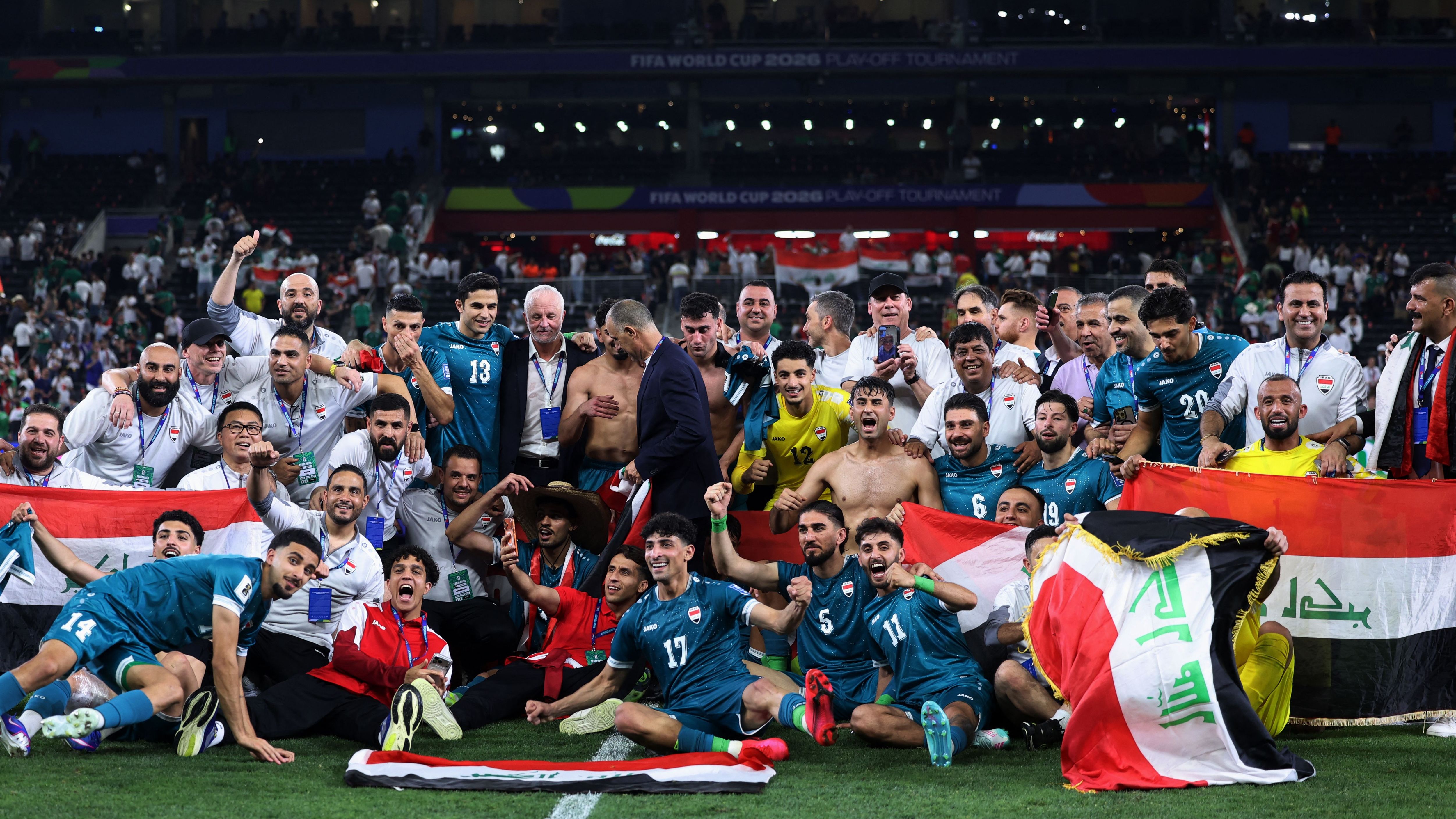 TOPSHOT-FBL-WC-2026-QUALIFIERS-IRQ-BOL