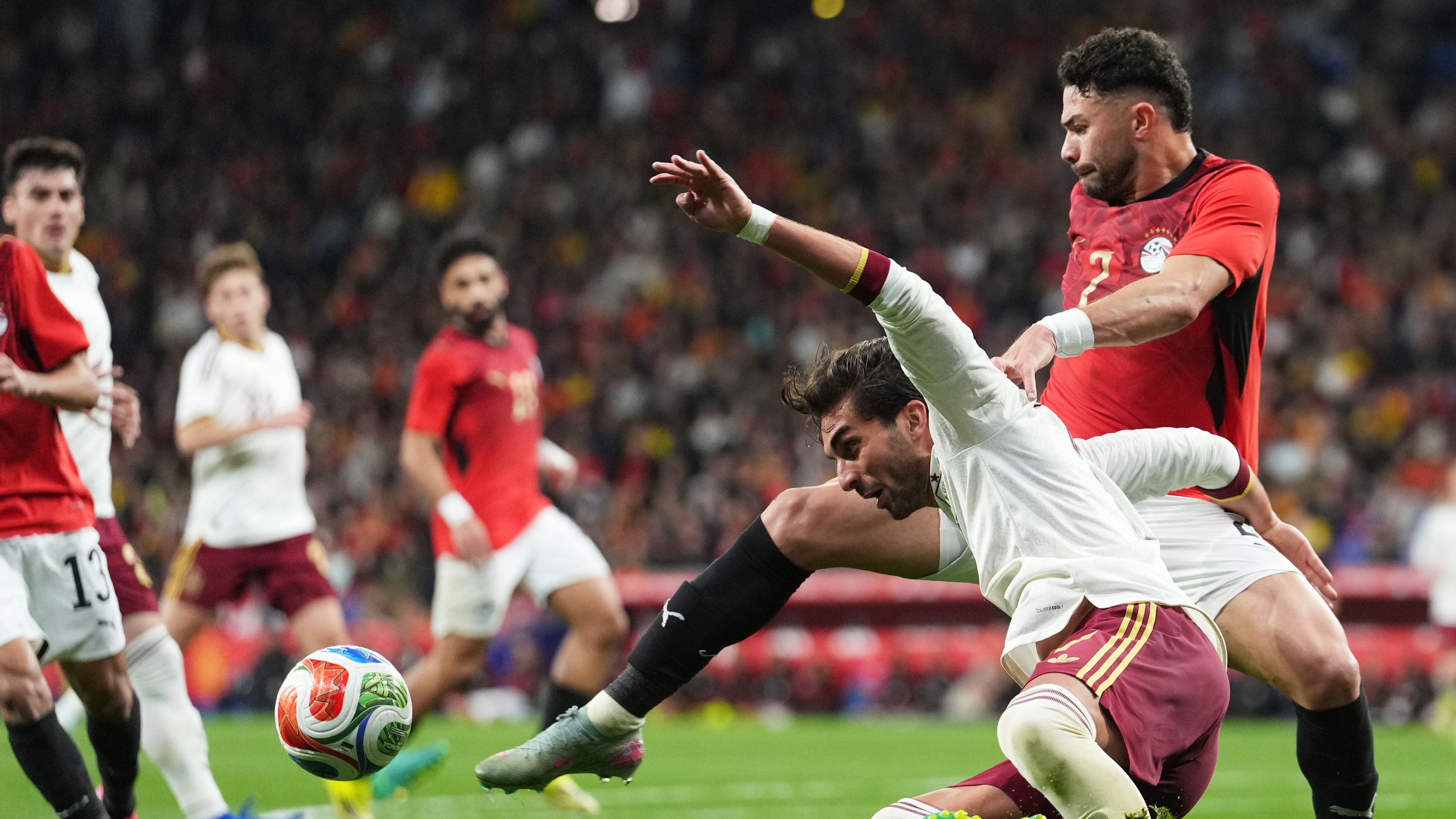شرطة كتالونيا تفتح تحقيقاً رسمياً في حوادث العنصرية ضد منتخب مصر