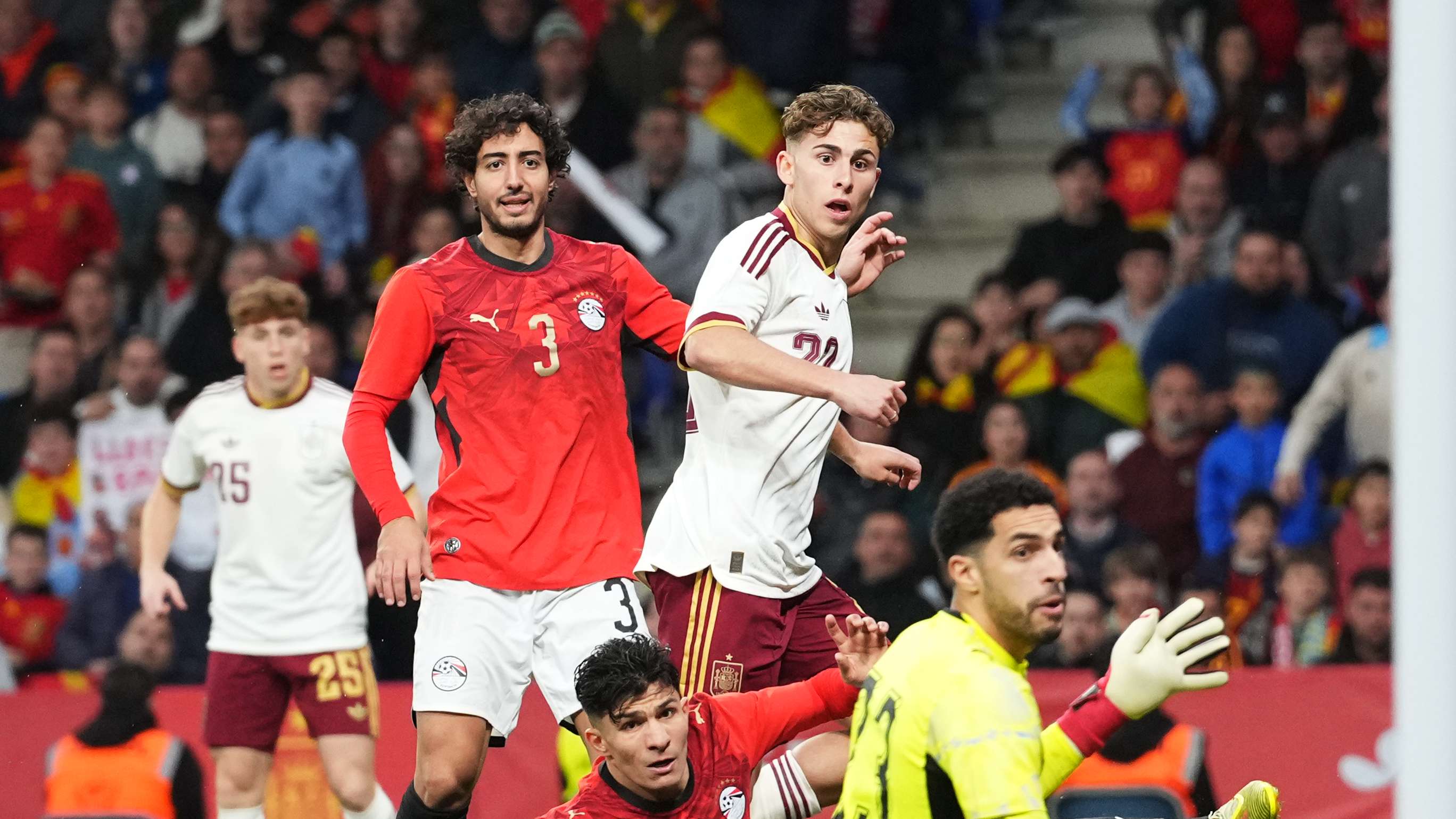 إسبانيا ضد مصرفيفا يعاقب إسبانيا بسبب الهتافات المعادية للمسلمين في مباراة مصر"مَن لا يقفز فهو مسلم"08:3916 أكتوبر 2026