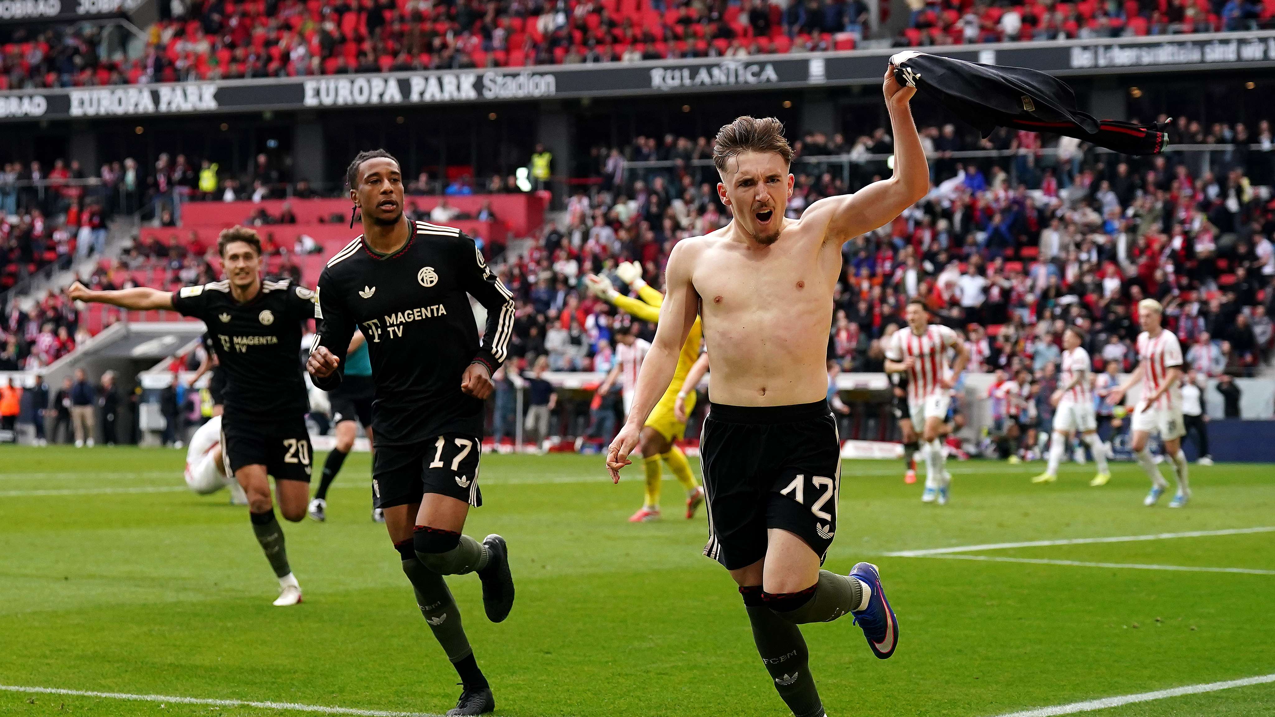 Sport-Club Freiburg v FC Bayern München - Bundesliga