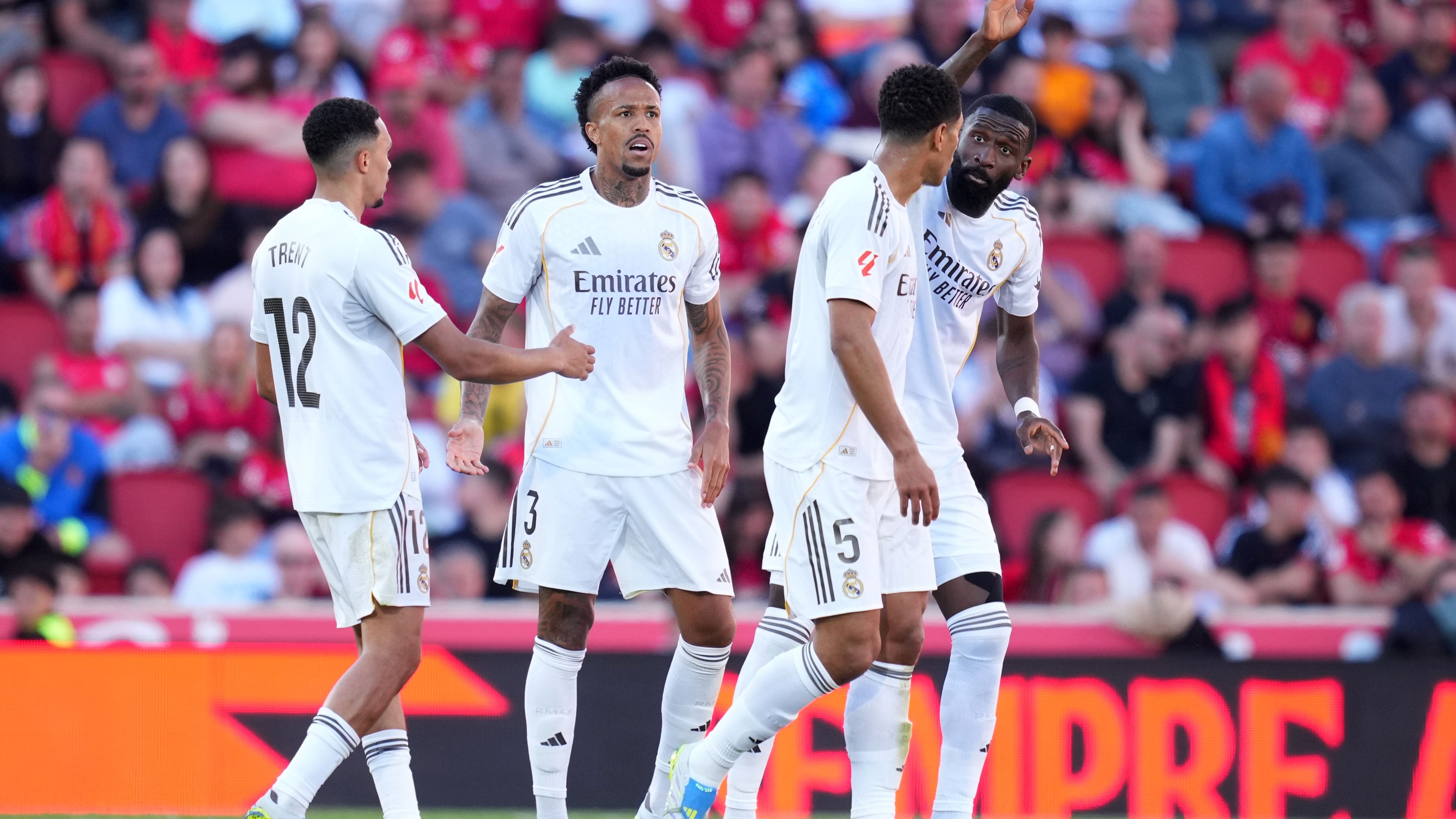 ريال مدريد يواجه أزمة انضباطية مع 6 لاعبين مهددين بالإيقاف أمام بايرن ميونخ