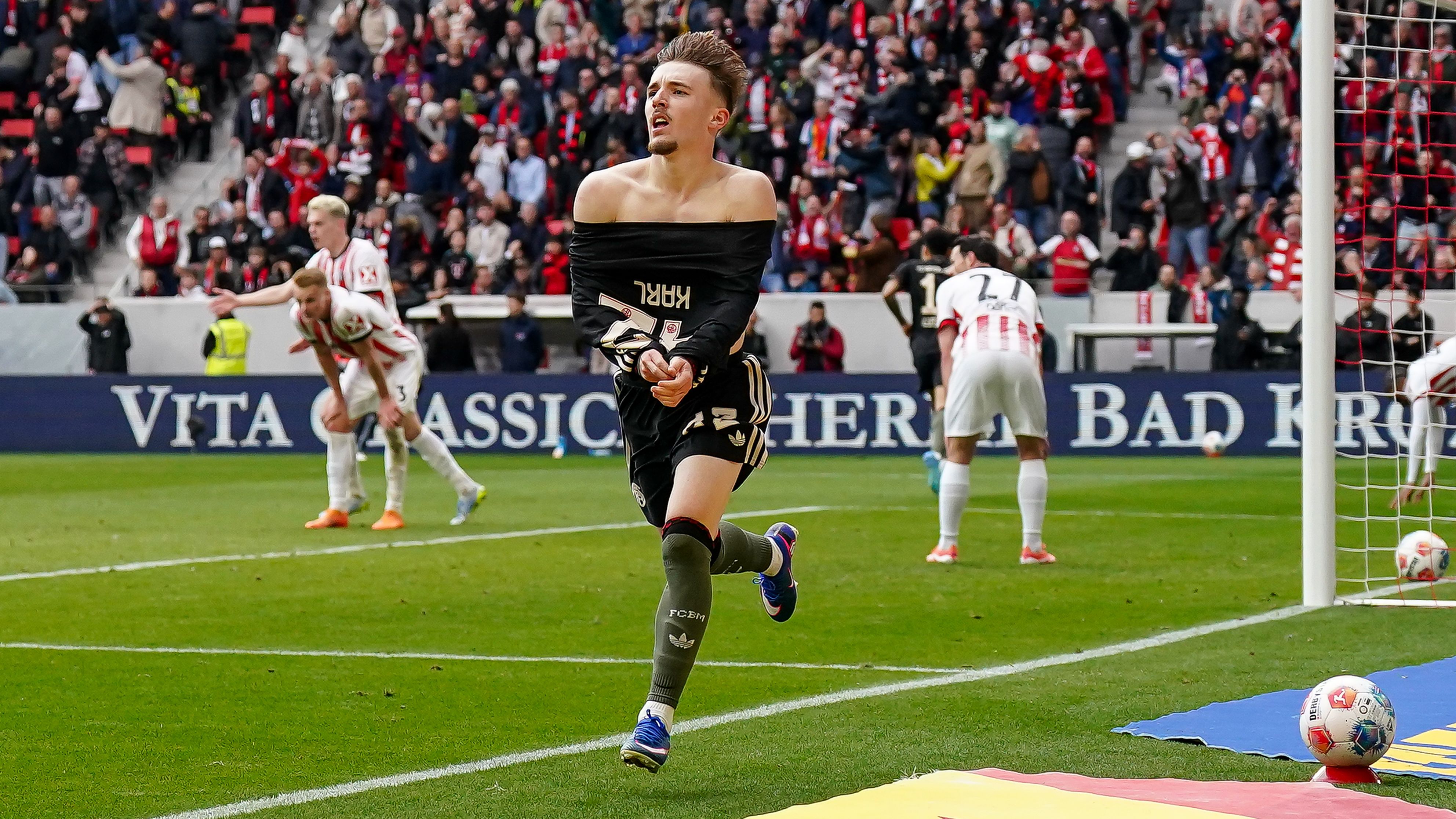 Sport-Club Freiburg v FC Bayern München - Bundesliga