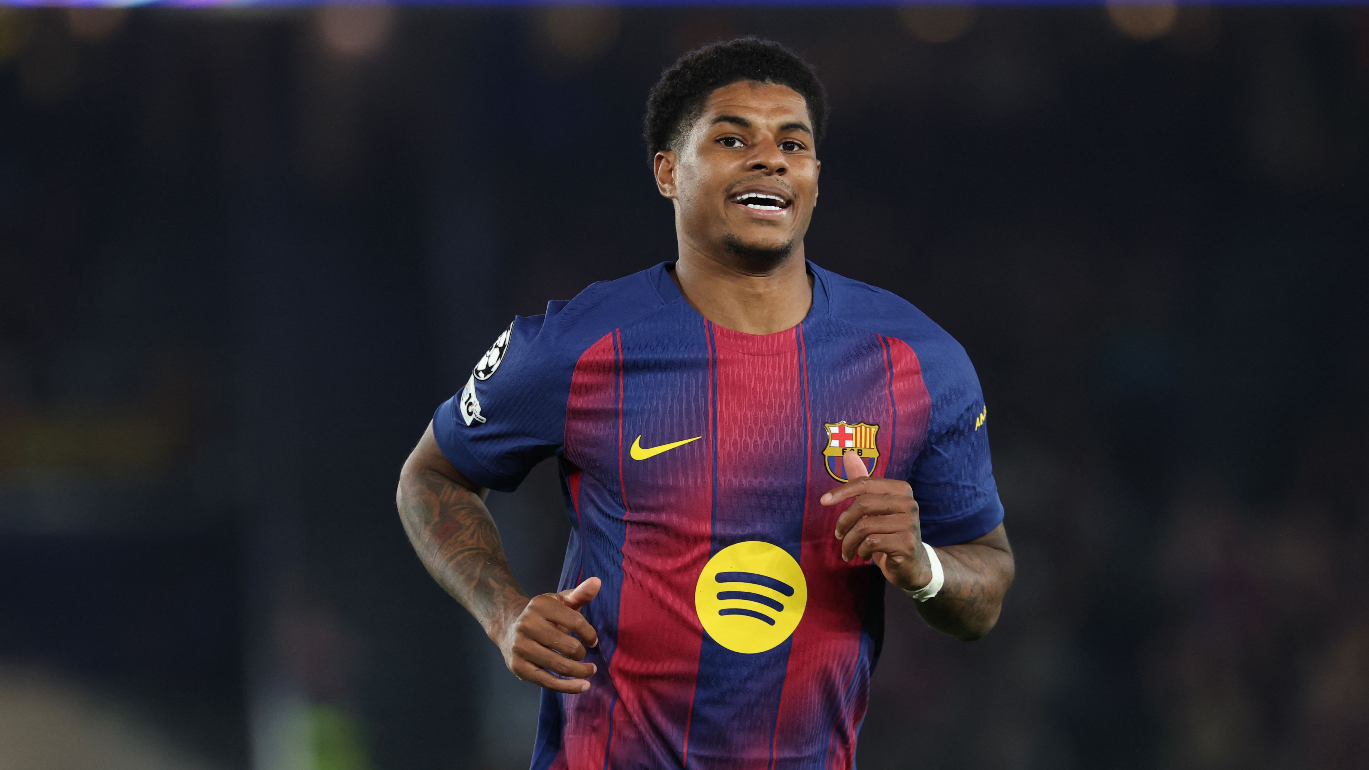 سبب جديد يدفع برشلونة صوب الإبقاء على راشفورد