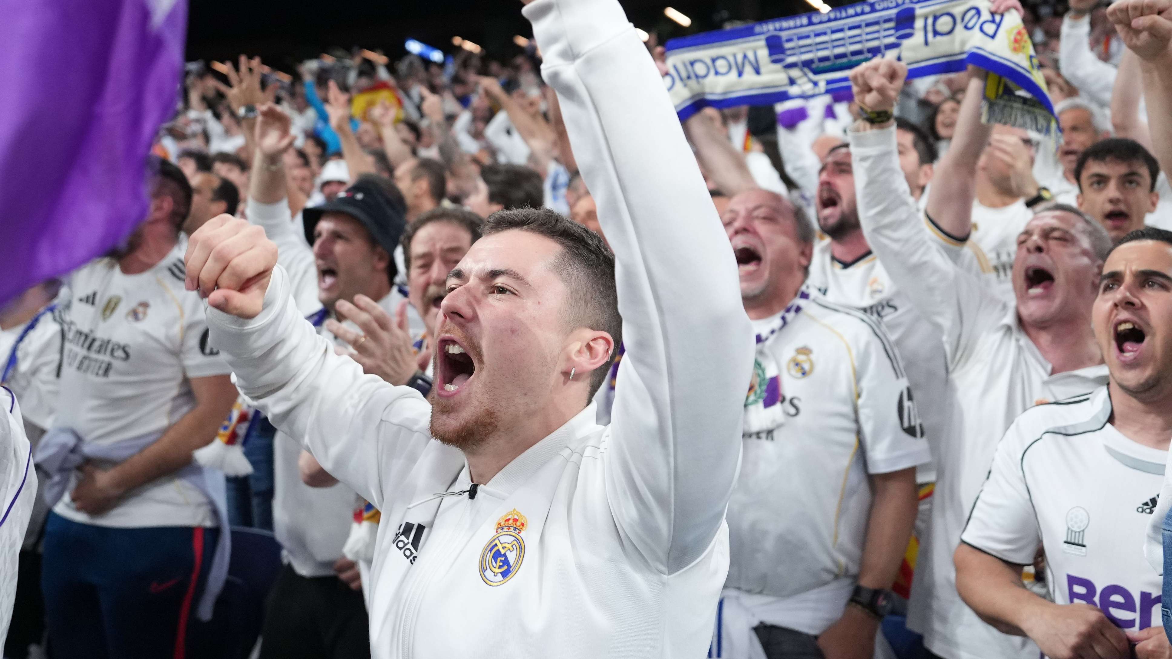 ريال مدريد ضد فياريالاتهام بالخيانة لبعض جماهير الريال بسبب صافرات الاستهجانبيدرول يشكك في انتماء من سيطلق صافرات الاستهجان: يبدو لي أنهم من مشجعي برشلونة09:309 أكتوبر 2026