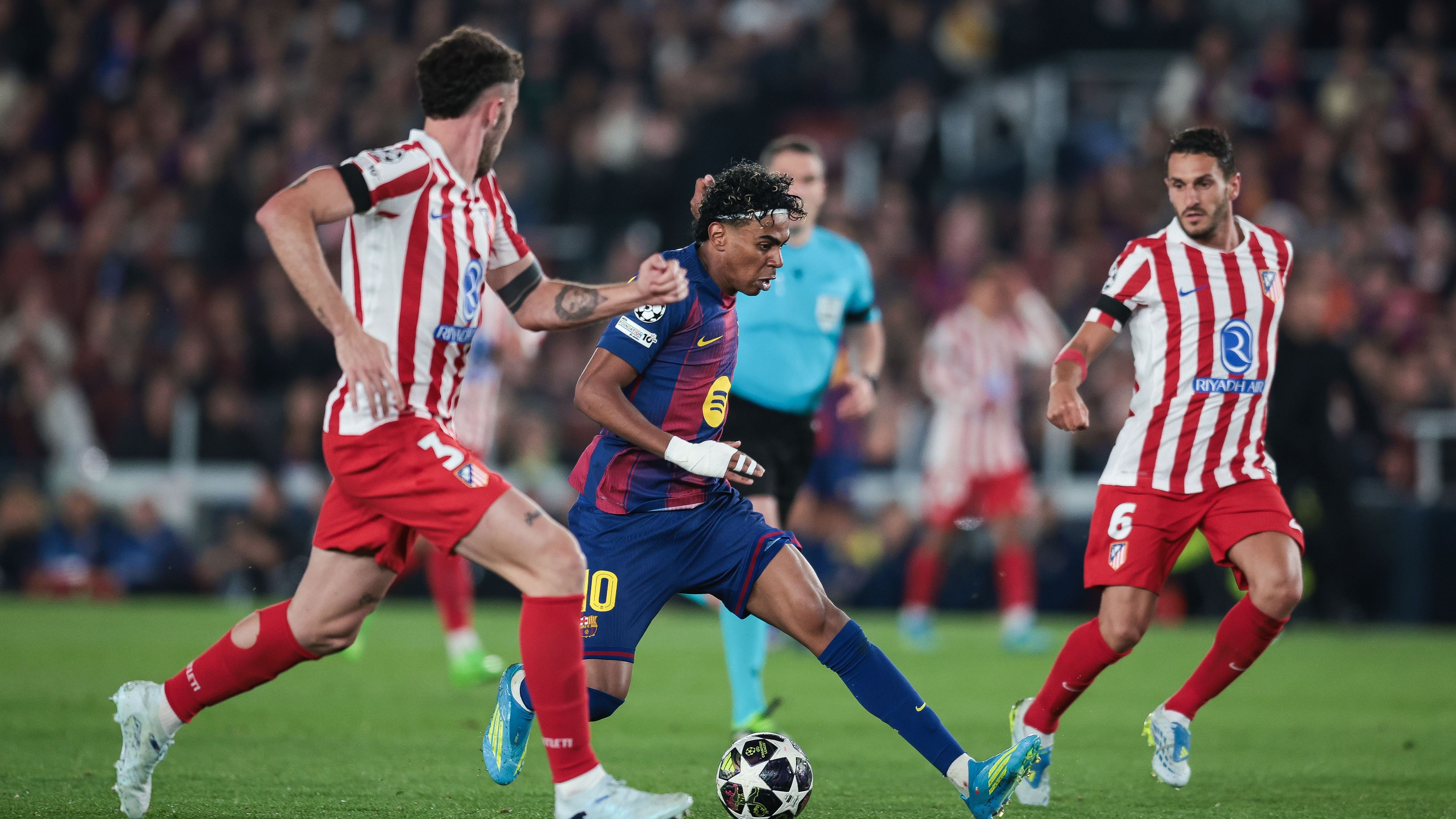 اليويفا يثير رعب برشلونة بتعيين حكم فرنسي لمباراة أتلتيكو في دوري الأبطال