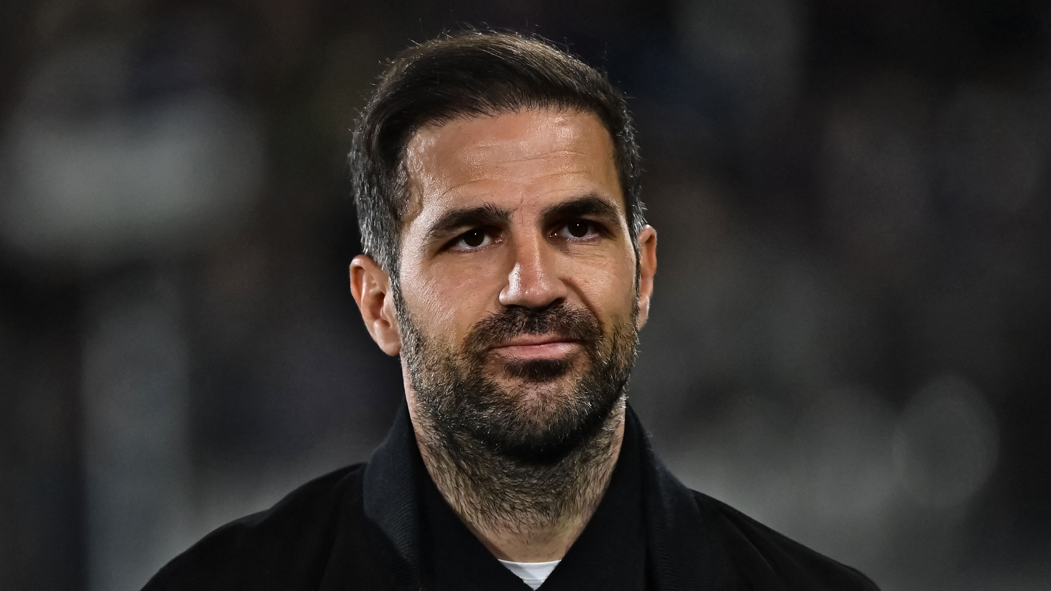 مدير كومو يرد على تهديد ريال مدريد لضم فابريجاس: لا نخاف من فقدانه