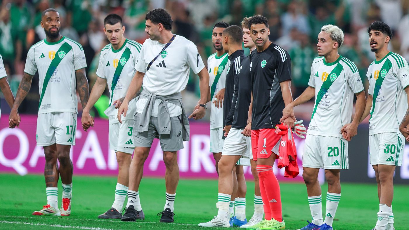 رياض محرز يقود هجوم الأهلي