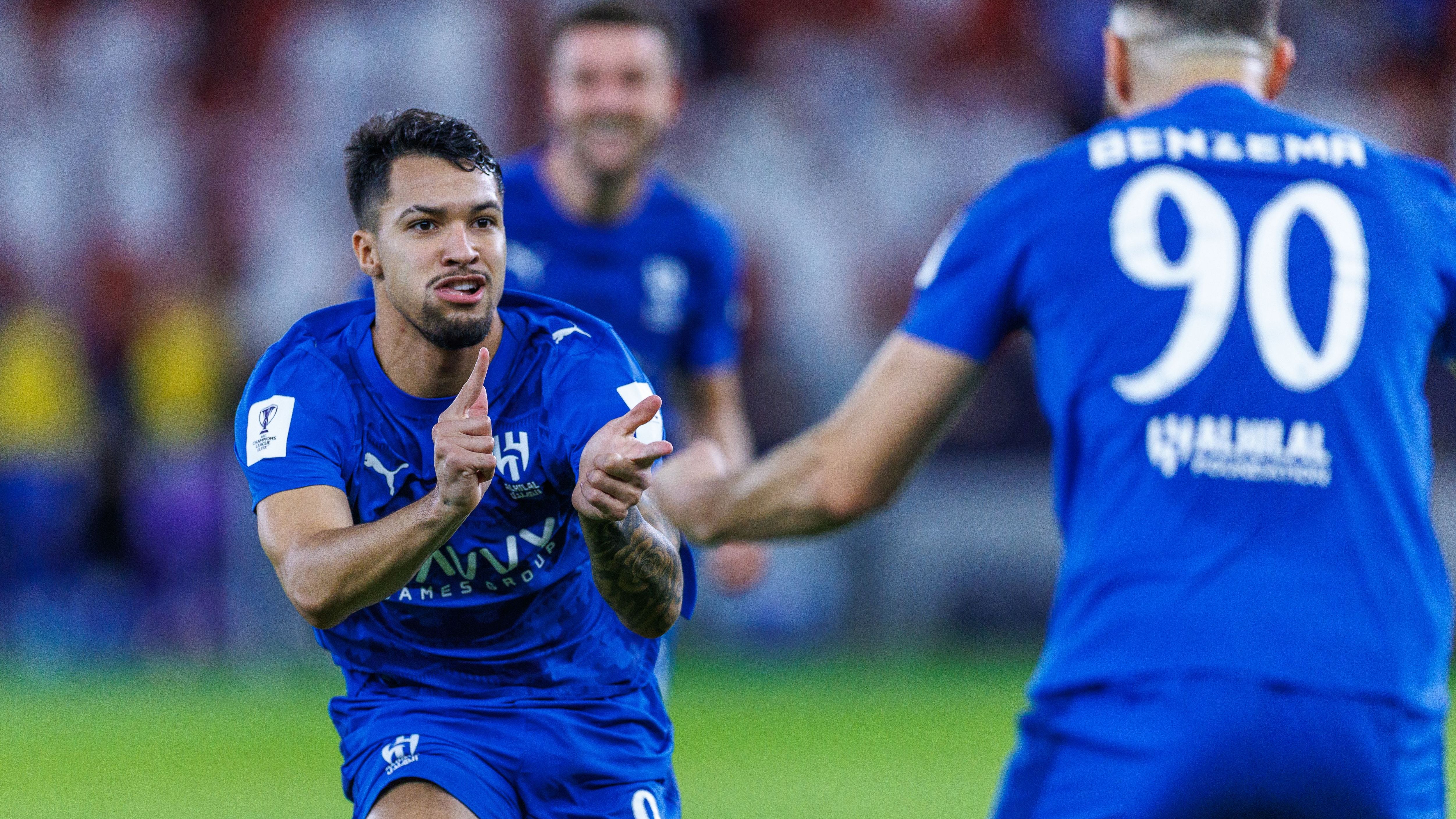 شرط هيوز يقرب الهلال من التعاقد مع عقل ليفربول