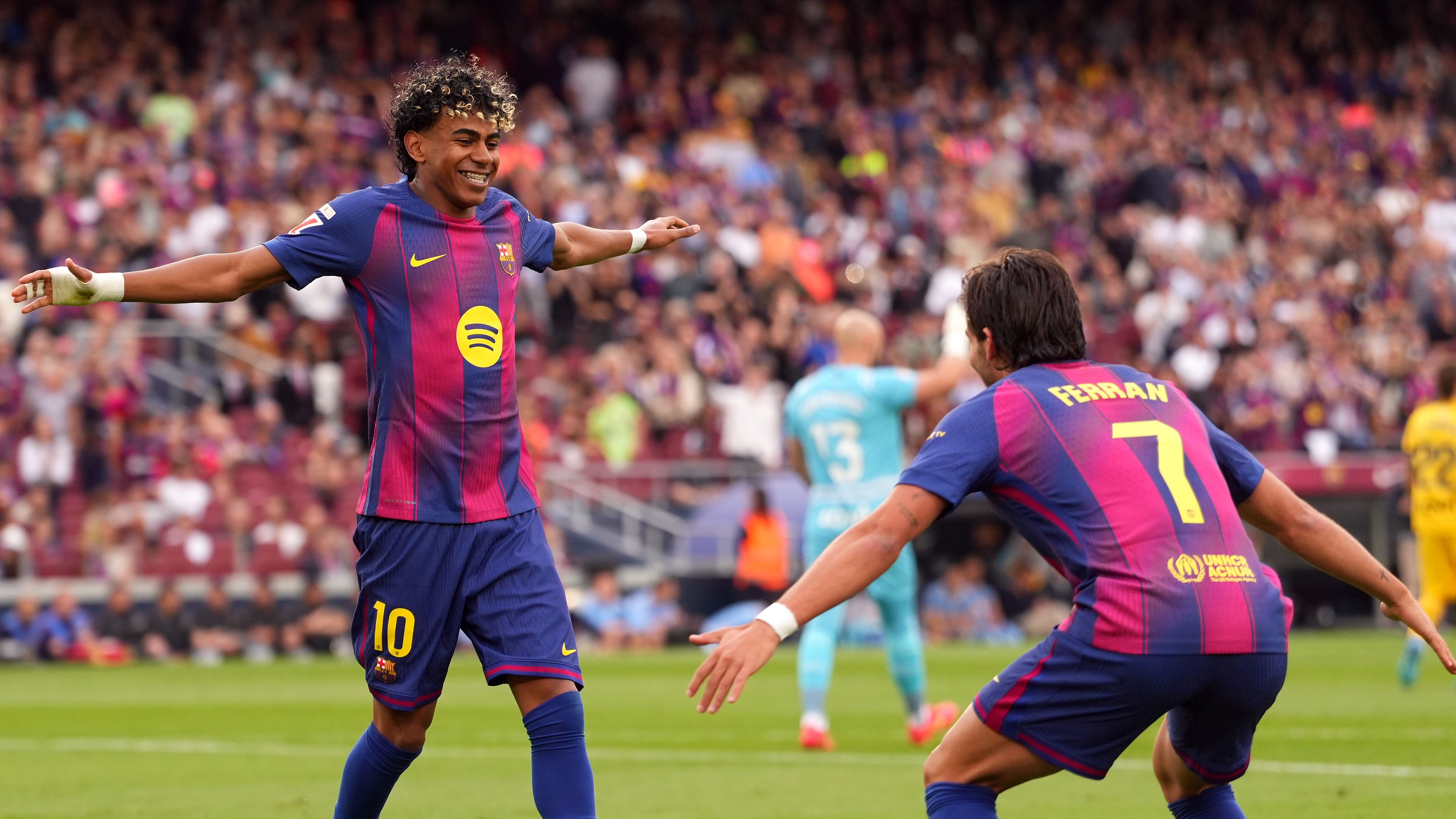 برشلونة يسحق إسبانيول بأربعة أهداف ويوسع الفارق عن ريال مدريد في الليجا