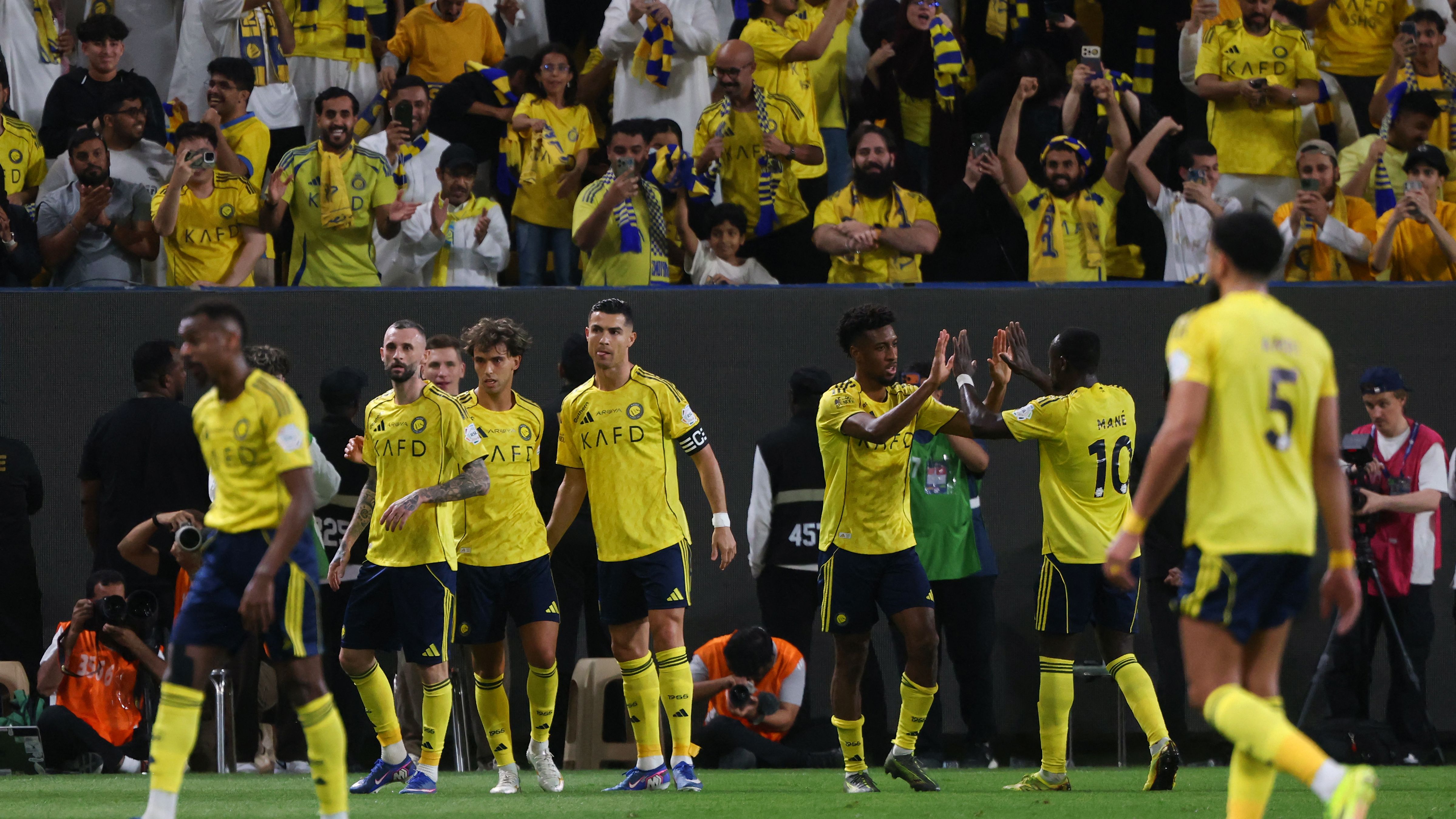 النصر يواصل تحطيم تاريخه بفوز مثير على الاتفاق في مباراة الفرص الضائعة