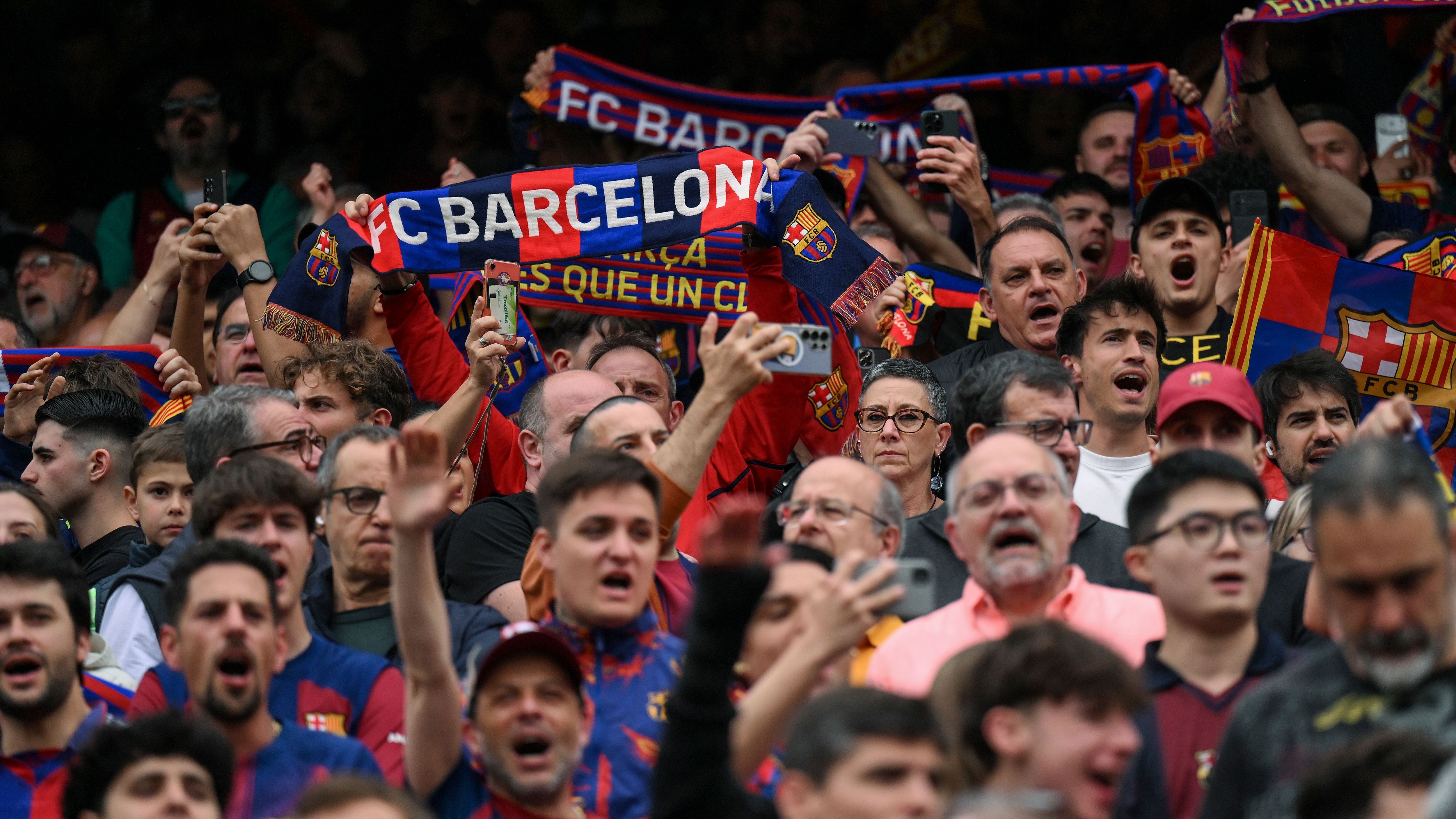 قبل اكتمال كامب نو.. برشلونة يجني إيردات قياسية من الكلاسيكو