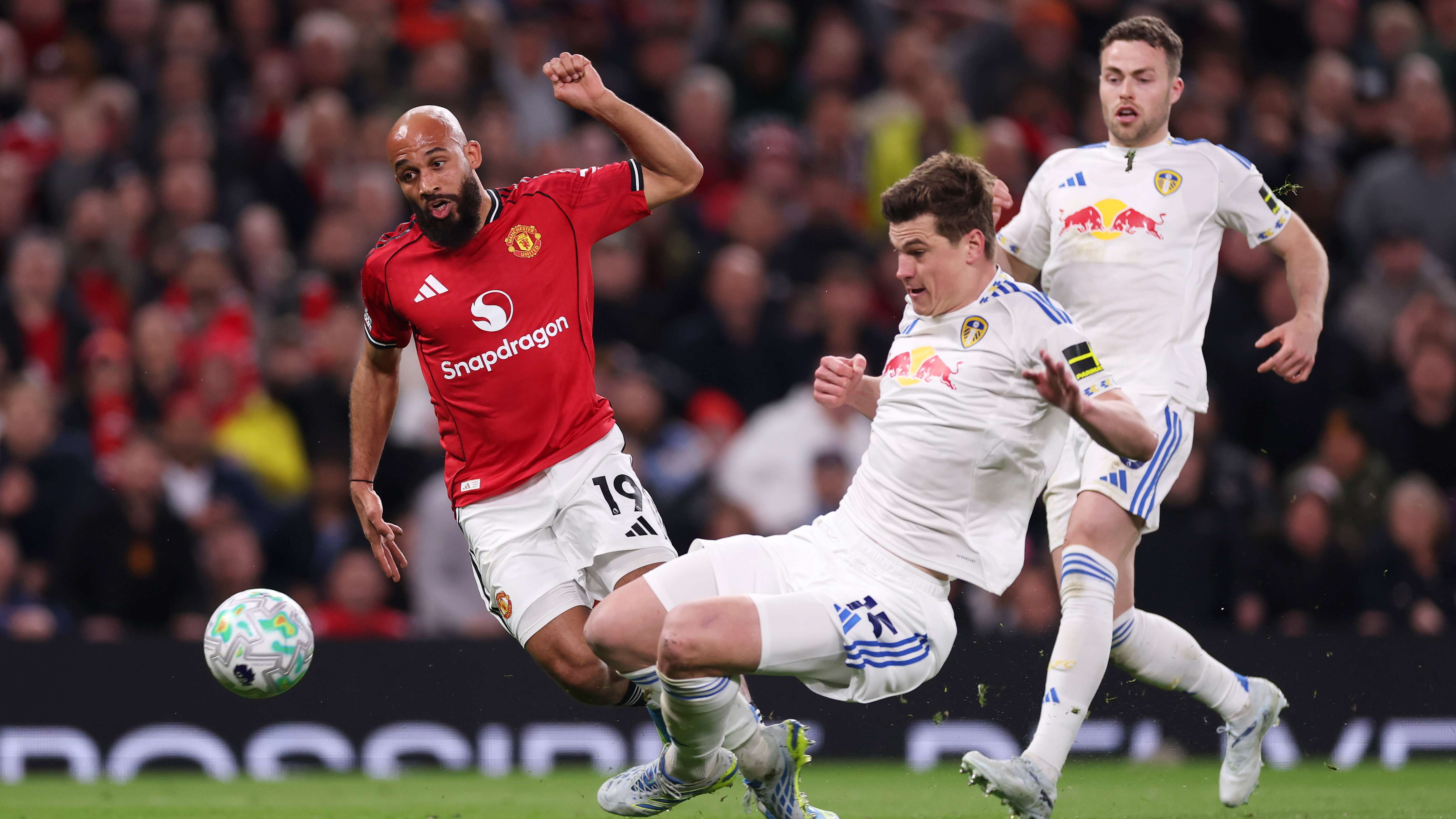 Manchester United v Leeds United - Premier League