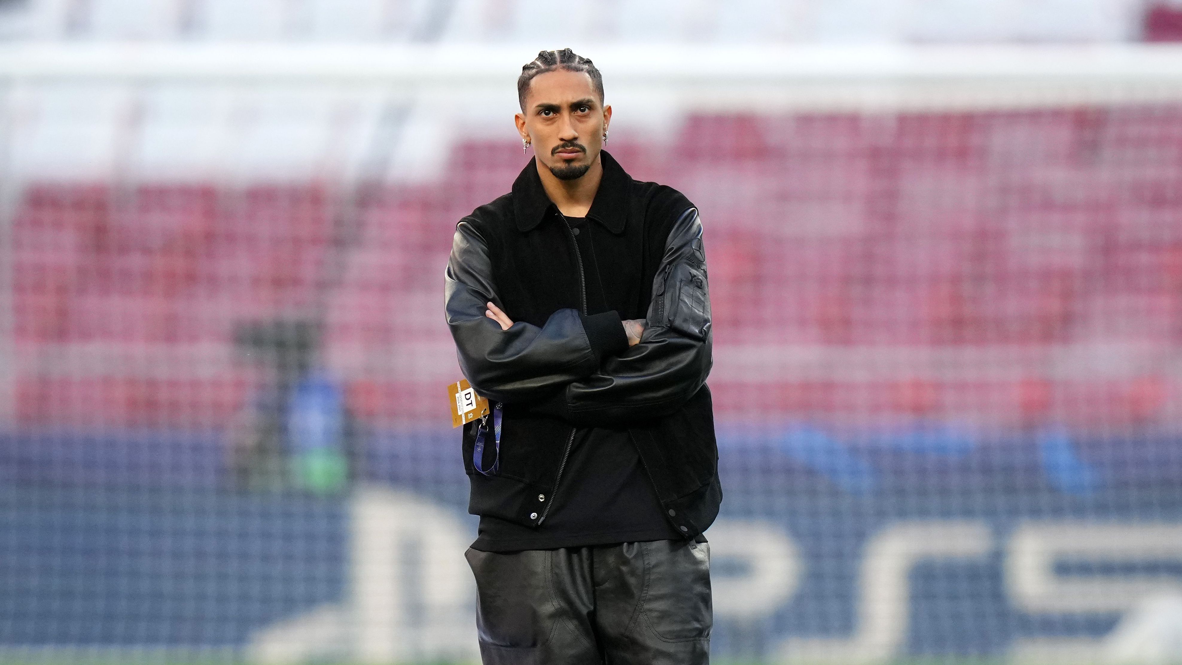 خطوة مرتقبة تمنح رافينيا فرصة الظهور في الكلاسيكو