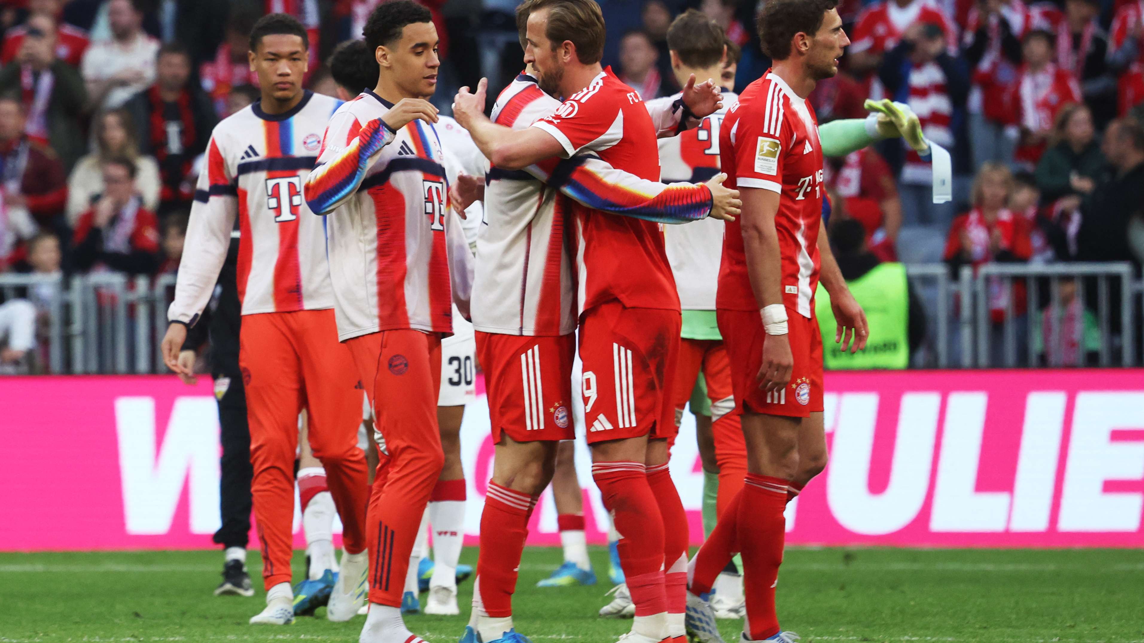 FBL-GER-BUNDESLIGA-BAYERN MUNICH-STUTTGART