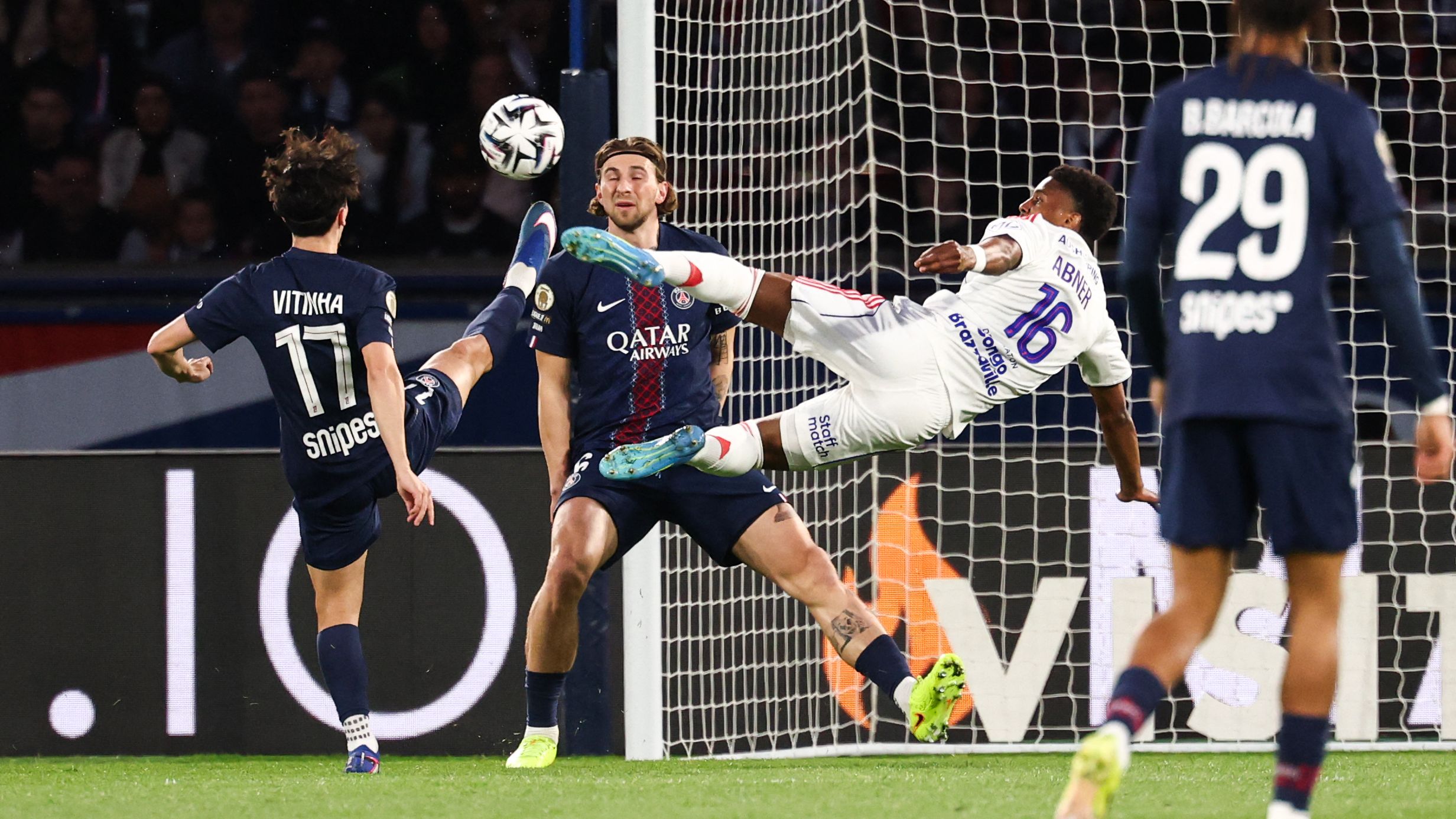 قبل 9 أيام من معركة بايرن.. ضربة موجعة لباريس في أسوأ توقيت ممكن!