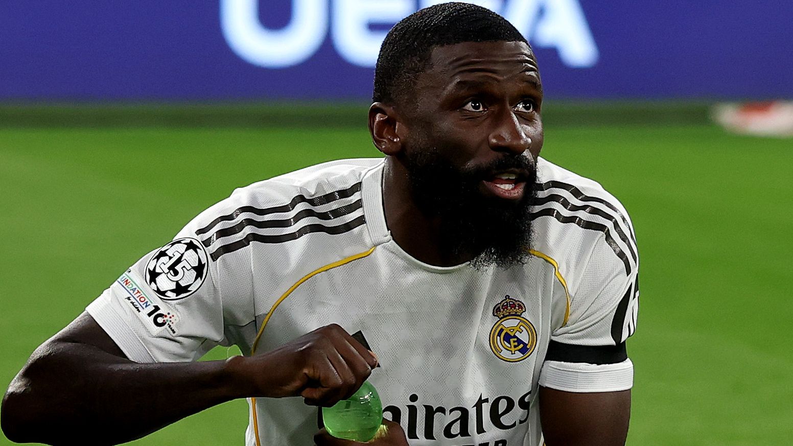روديجر يصفع لاعب ريال مدريد على وجهه