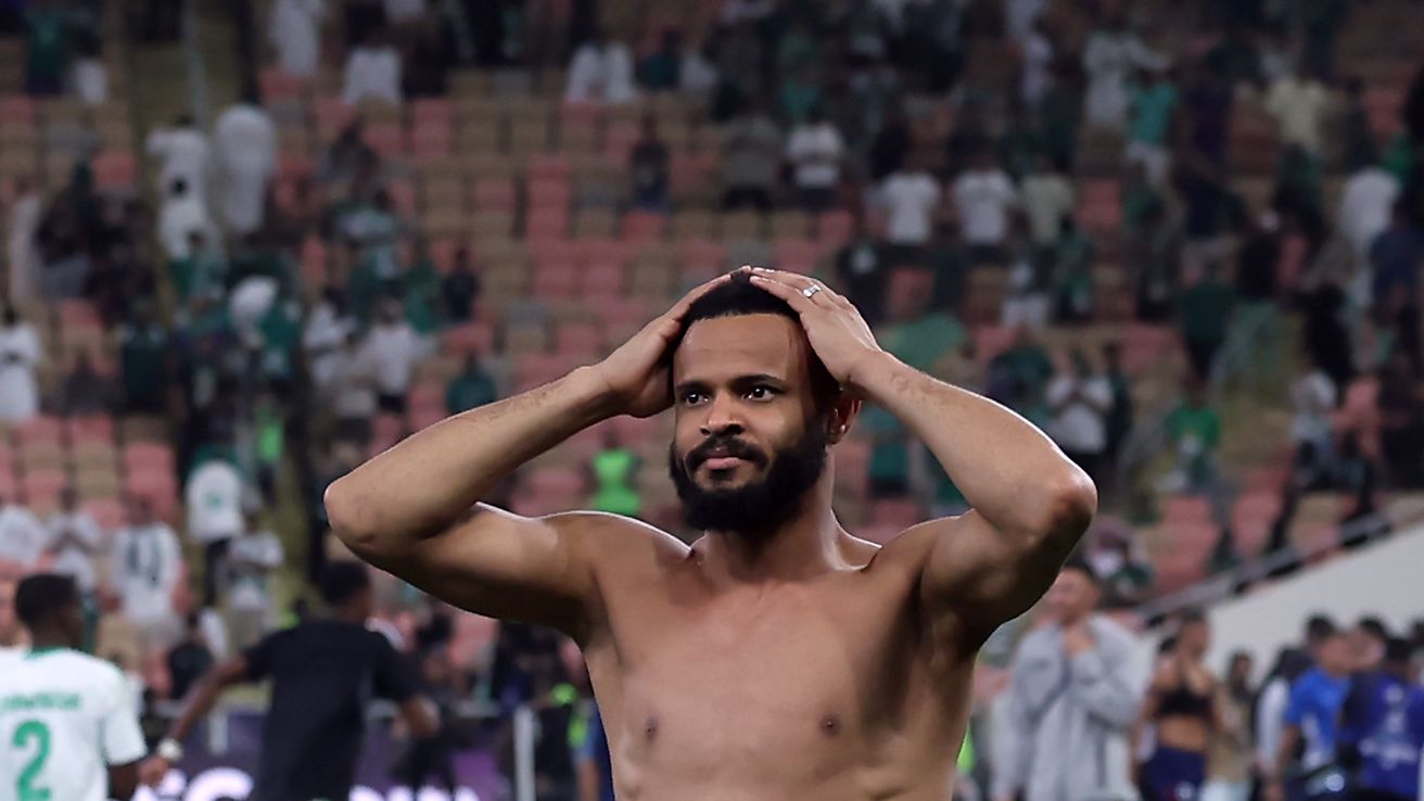 مجرشي يزور لاعب جوهور المصاب بعد طرده في مواجهة الأهلي الآسيوية