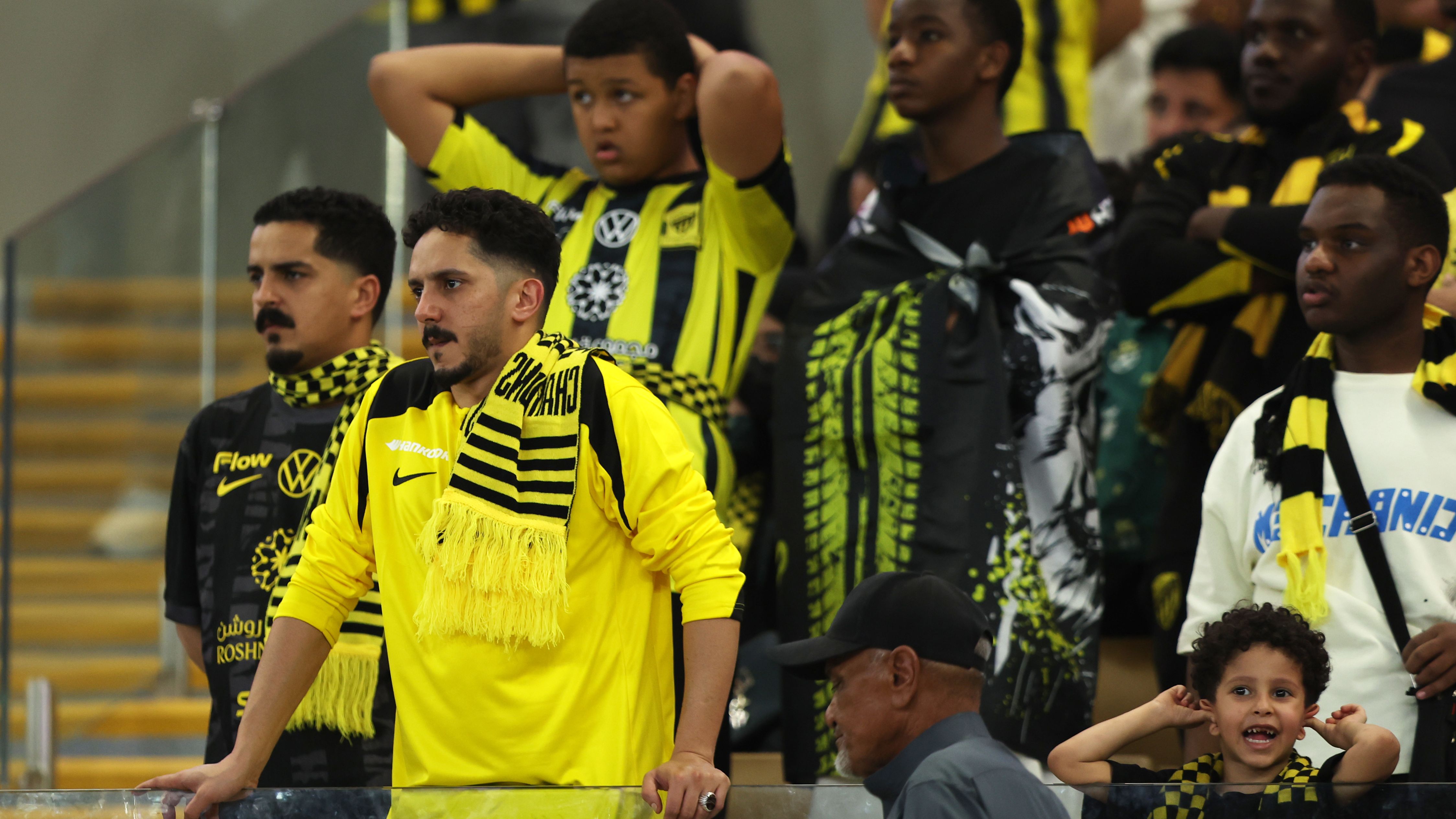 فيديو: غياب وتأخير وتمرد.. الأزمات تعصف بقلعة اتحاد جدة