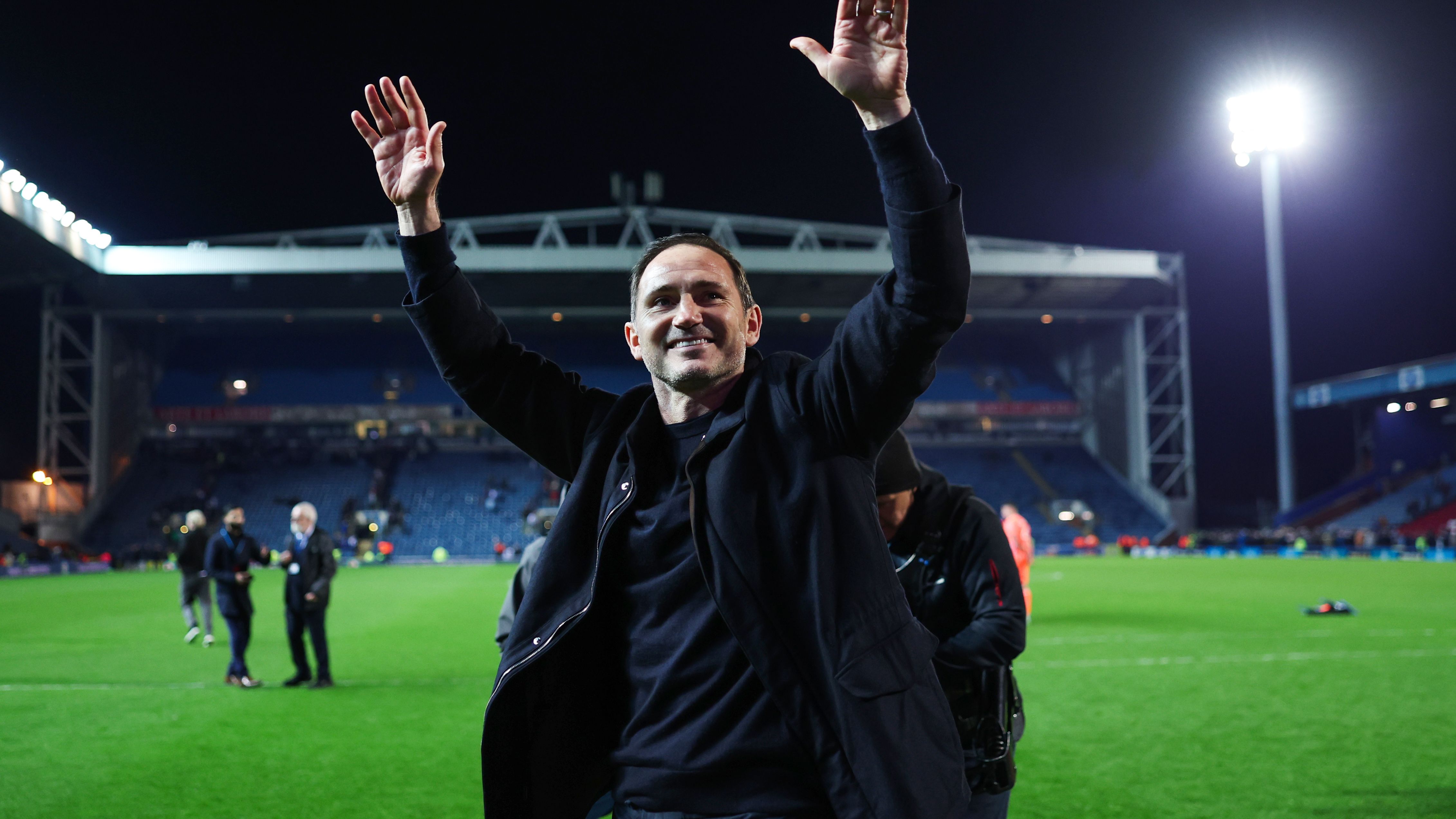 بالفيديو.. دموع لامبارد تغطي على "إنجاز البريميرليج"