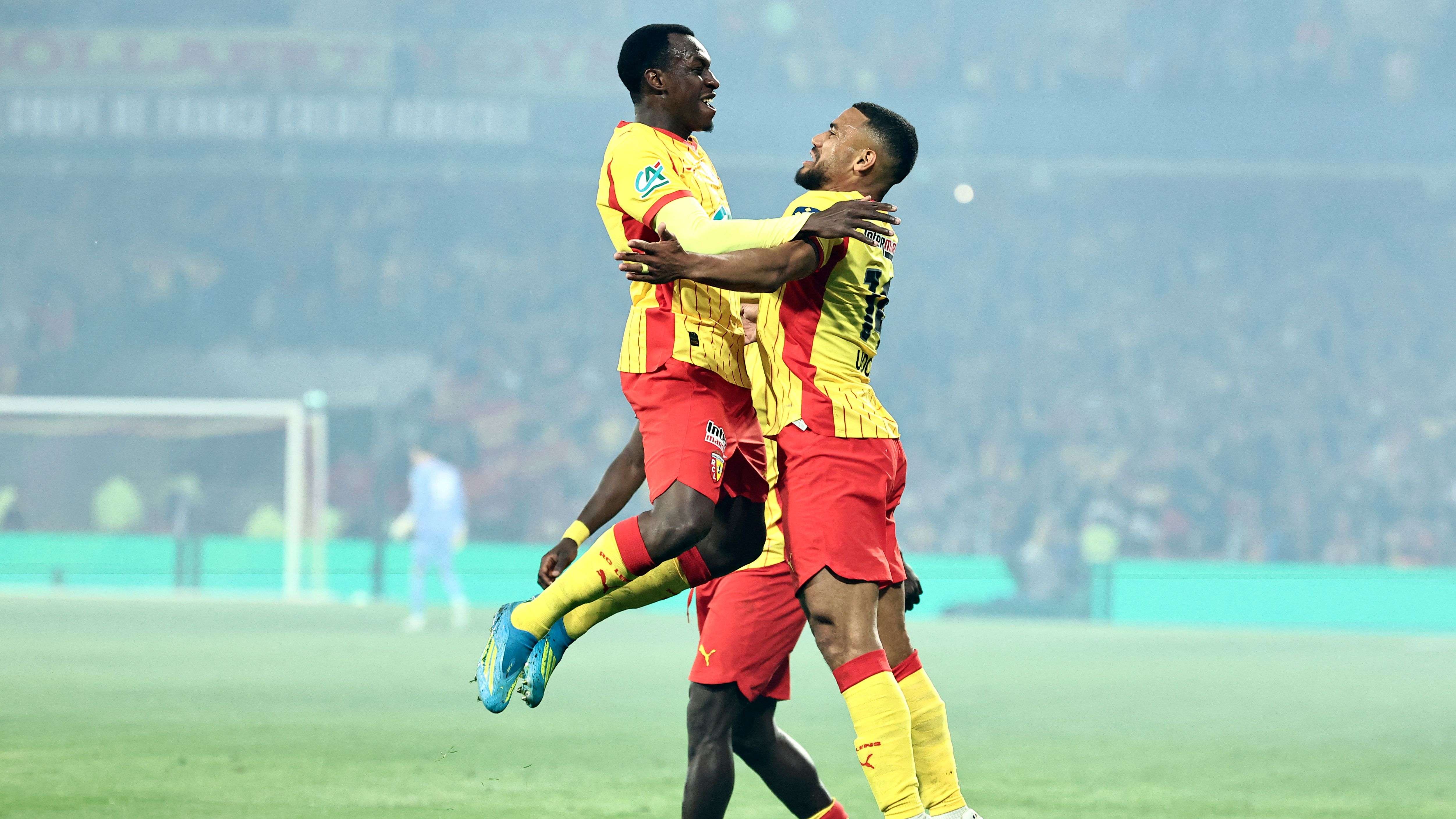 FBL-FRA-CUP-LENS-TOULOUSE