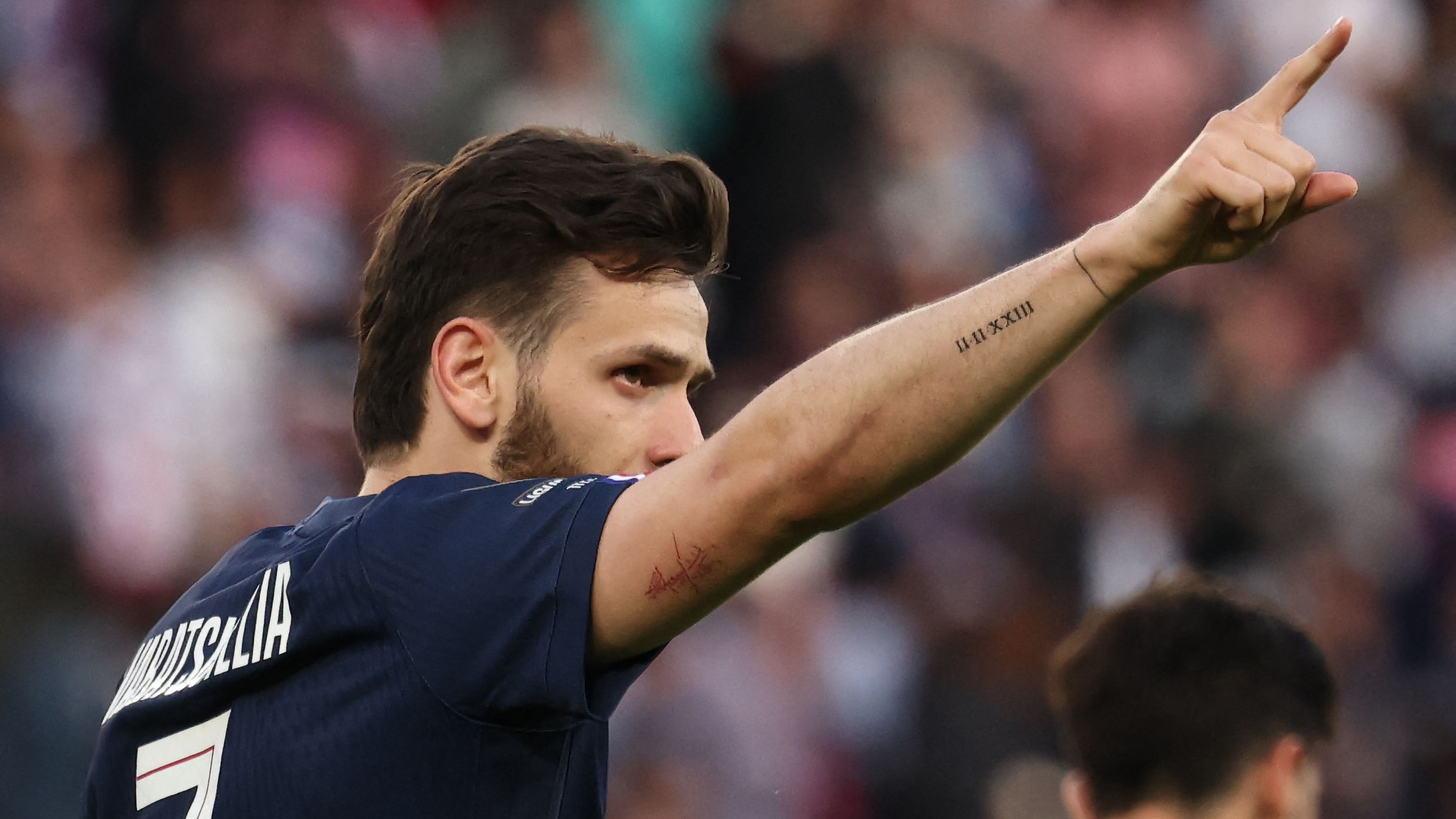 والد كفاراتسخيليا يرد على عرض آرسنال