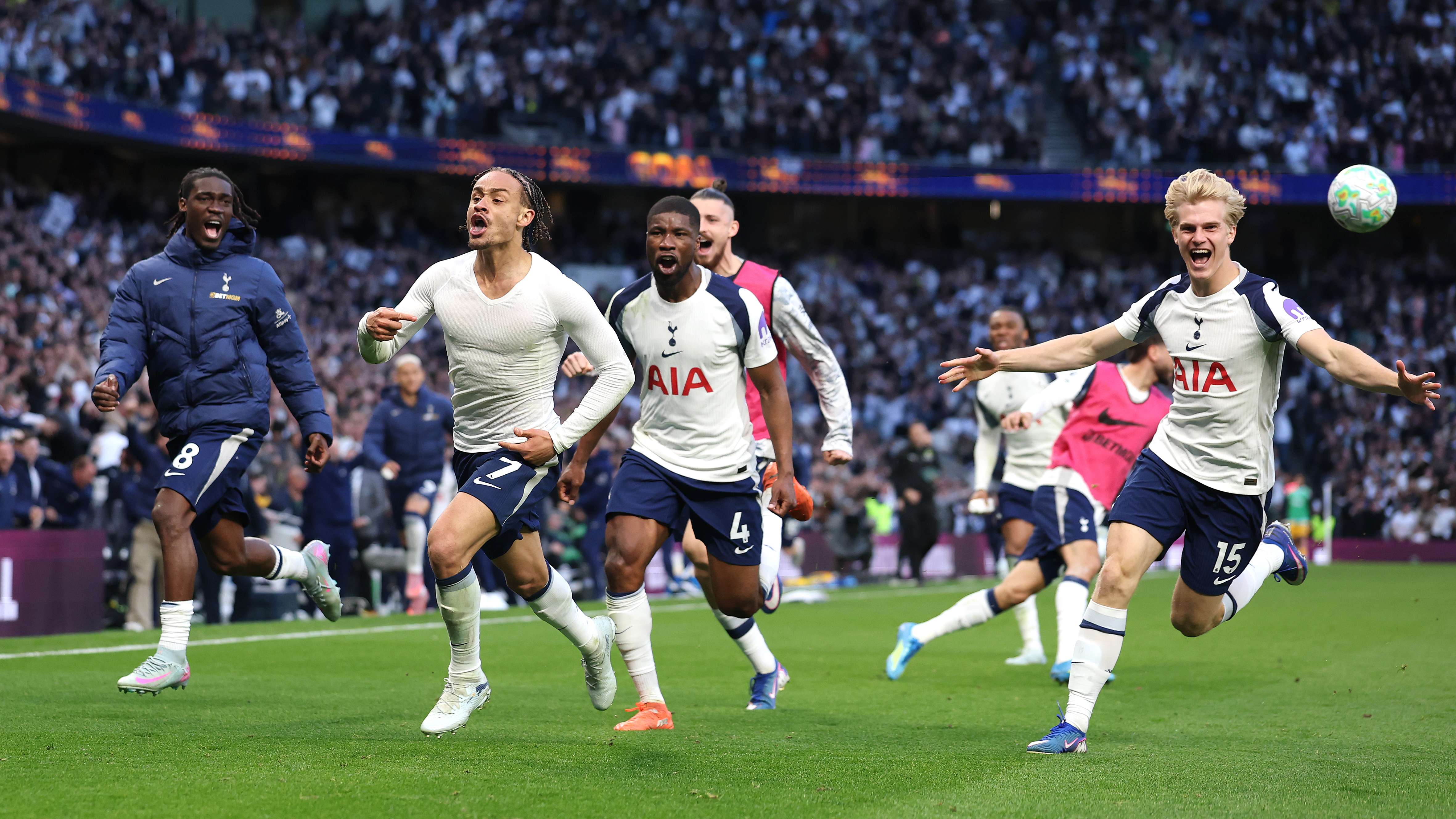 Tottenham Hotspur v Brighton & Hove Albion - Premier League