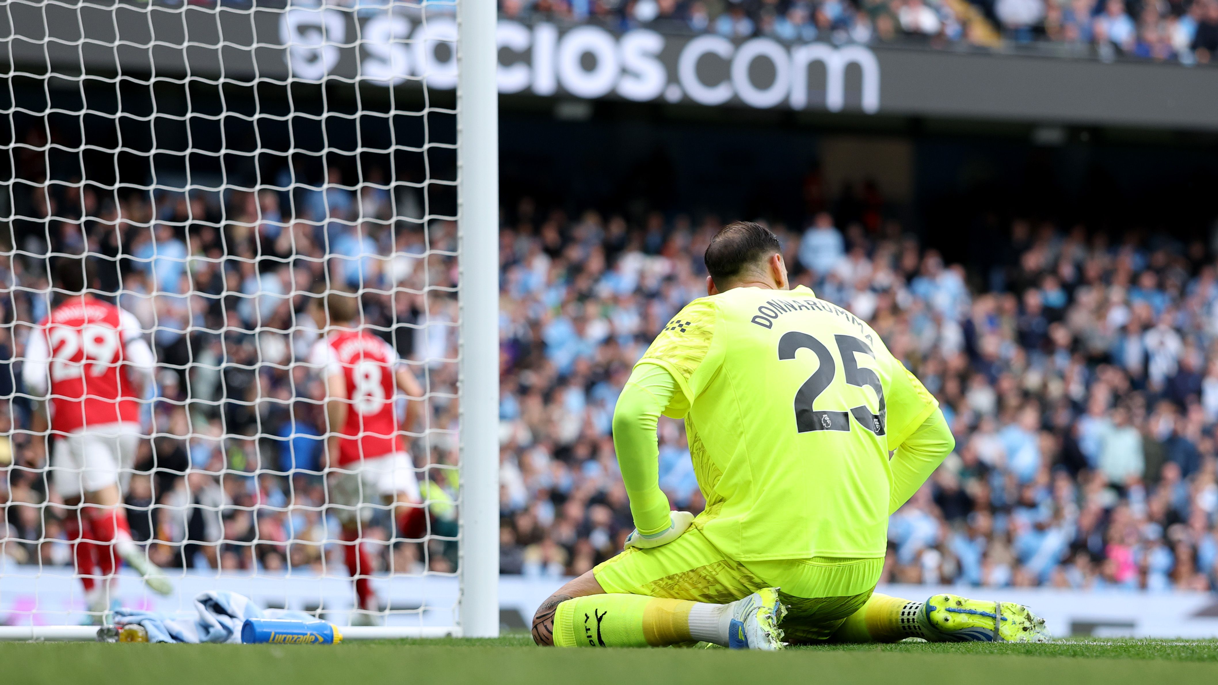 فيديو: بعد إبداع شرقي.. دوناروما يعيد الأمل لآرسنال بخطأ قاتل