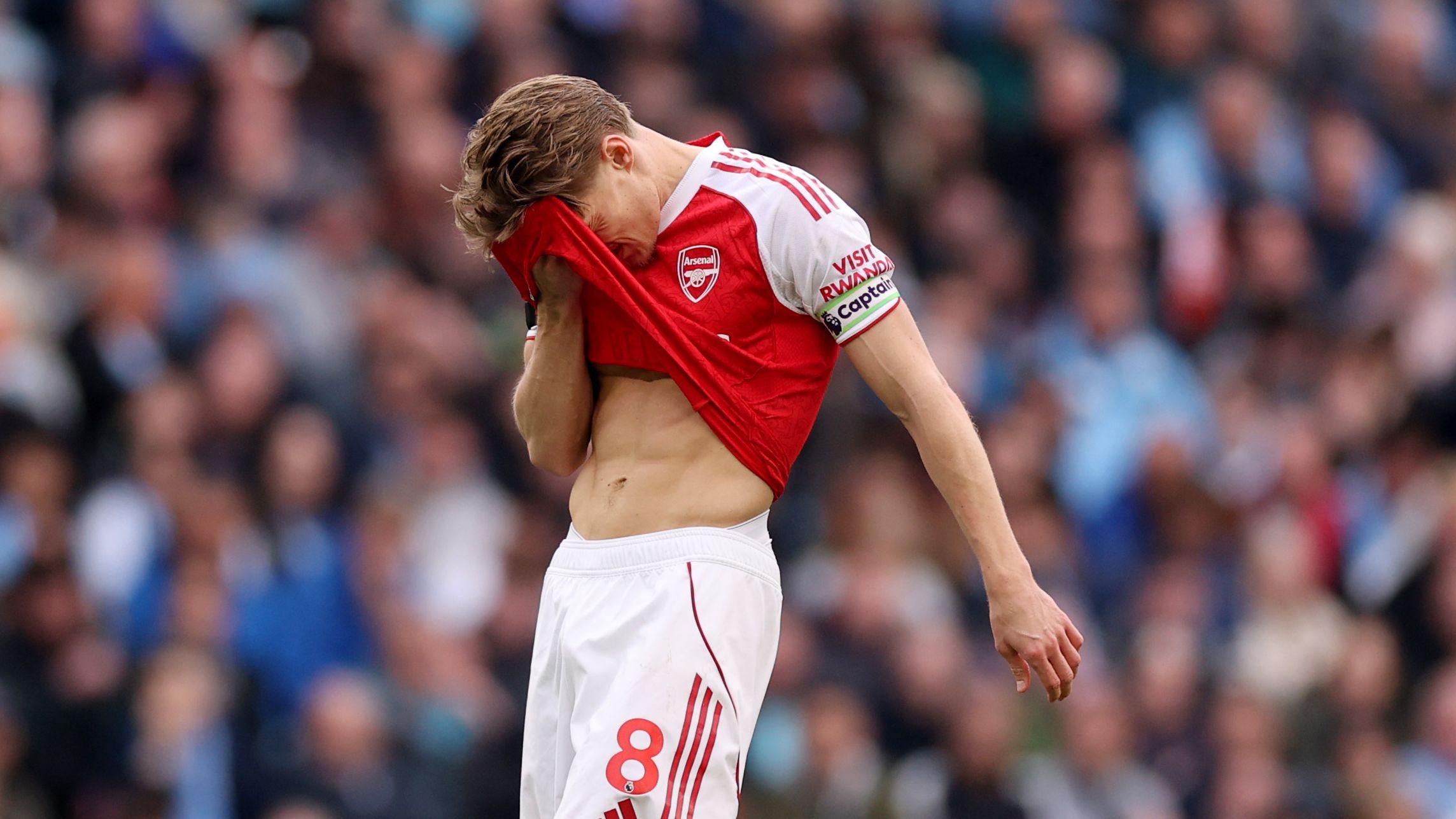 نكسة أرتيتا والموسم الصفري.. آرسنال يفقد عقله في ساعة الحسم