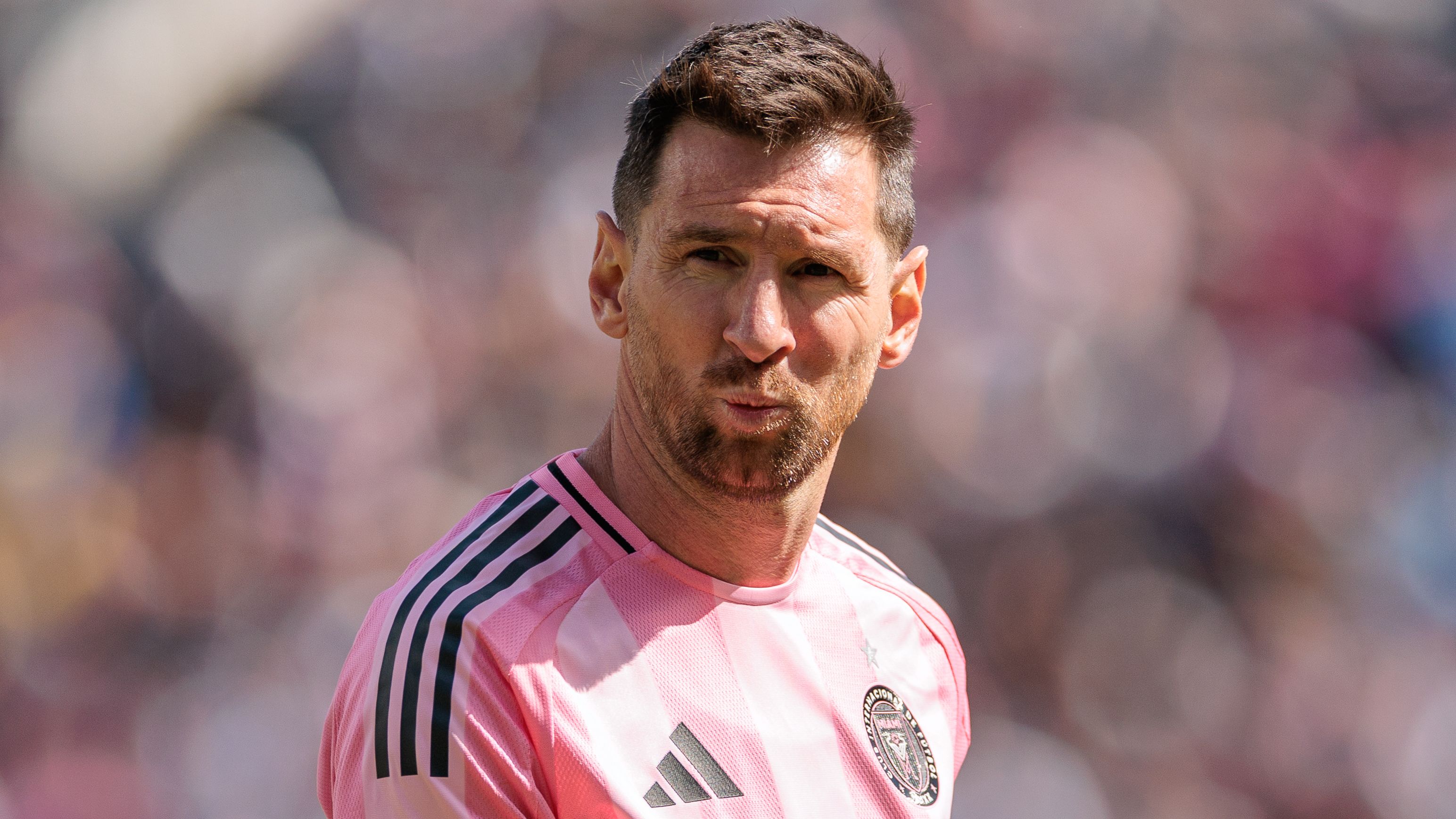 لإبعاده عن السعودية.. ميسي يتصل بنجم ريال مدريد السابق