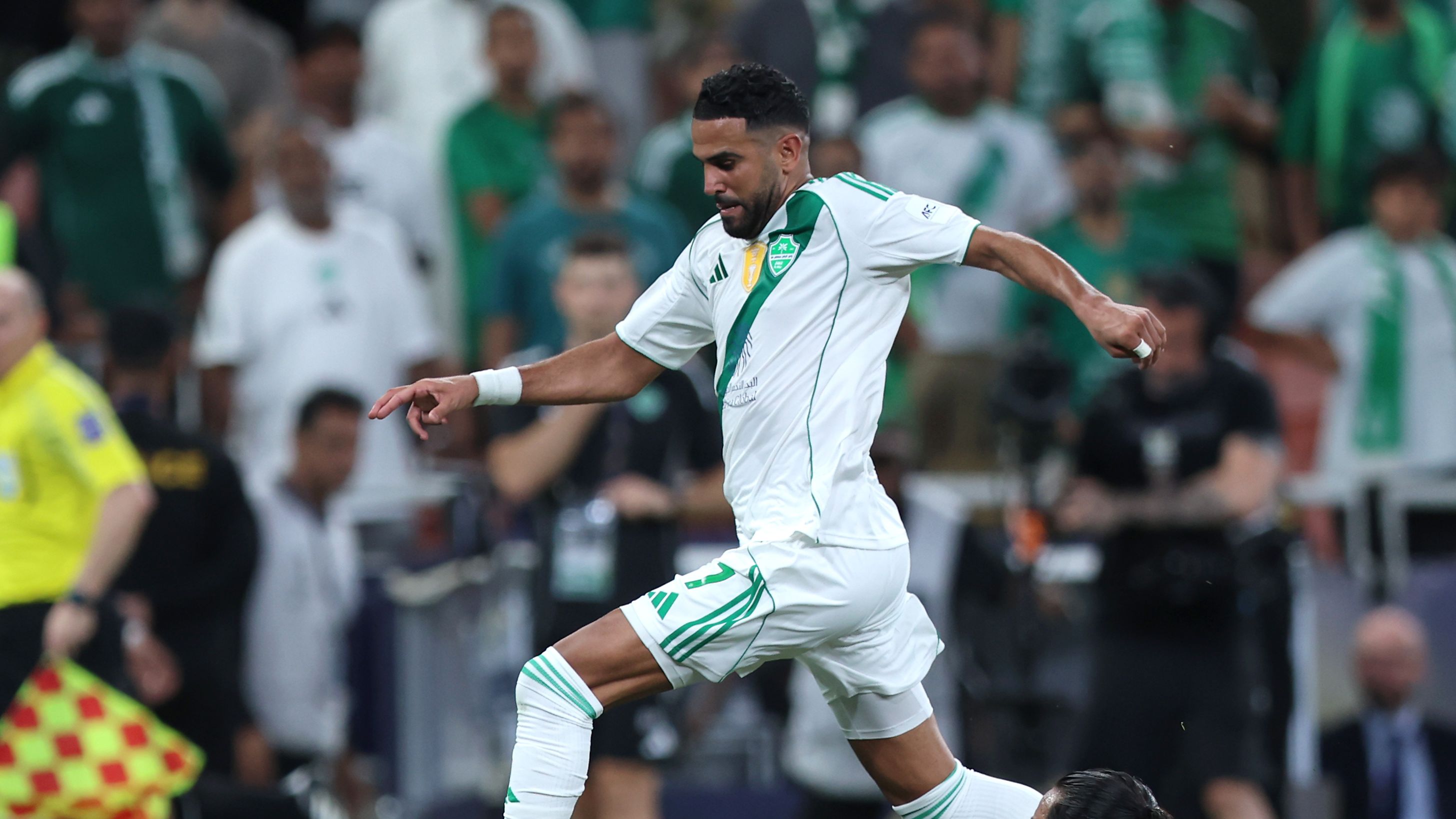 إعصار في 45 دقيقة.. كيف طبخ يايسله ومحرز "الريمونتادا" على طبق من ذهب؟