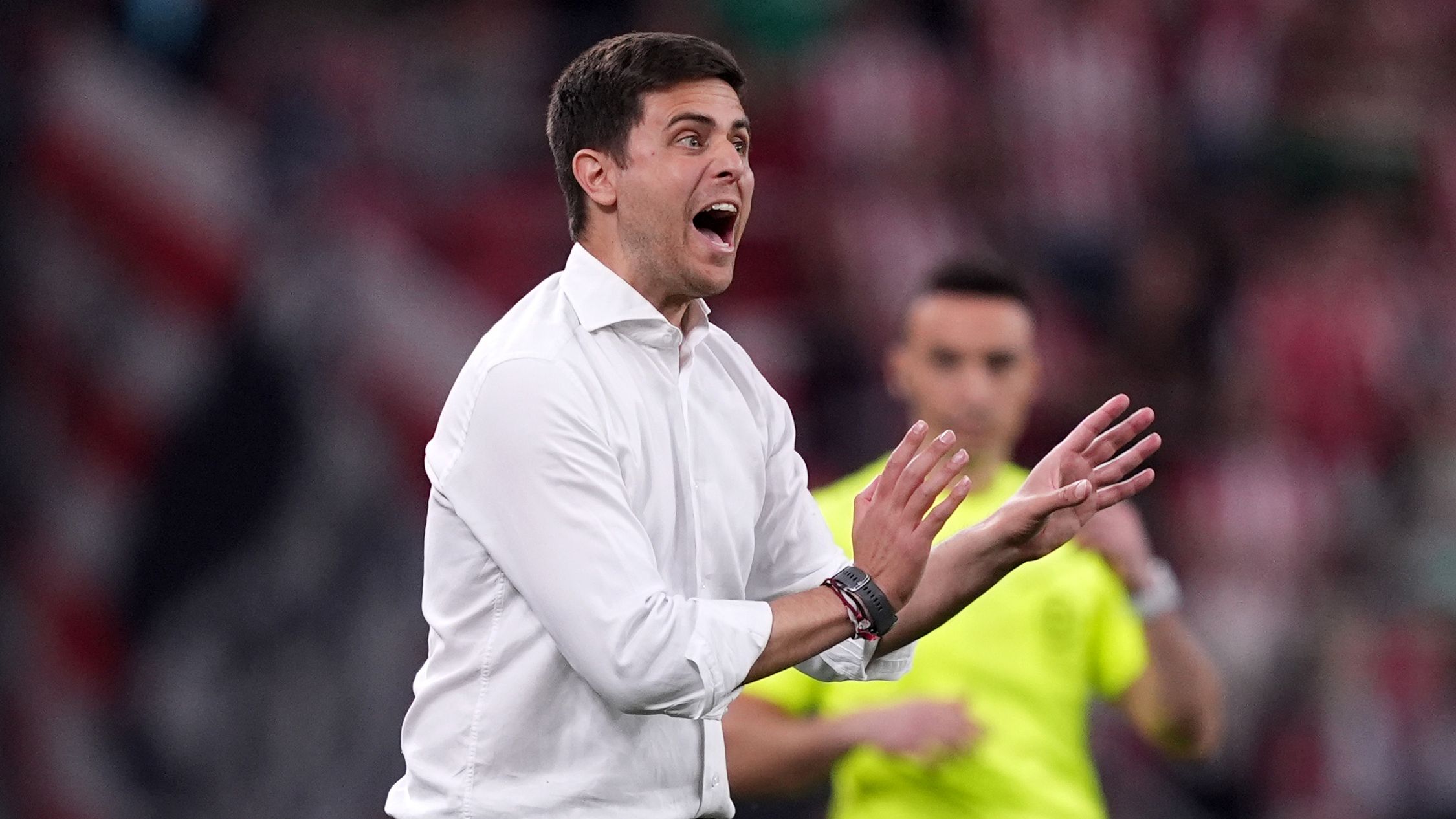 أوساسونا يفصل في الصراع الدائر بين ريال مدريد وبرشلونة