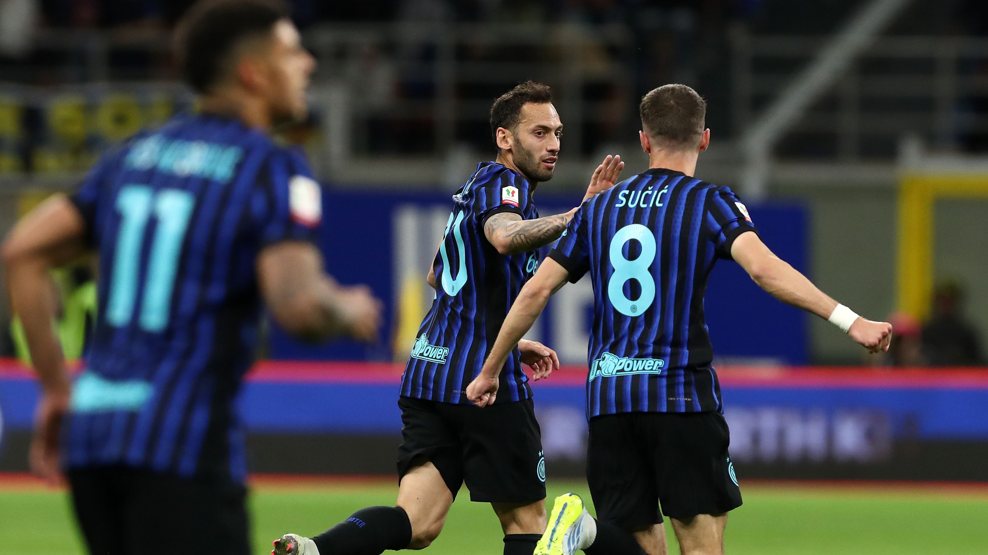 ريمونتادا درامية لإنتر تصعد به لنهائي كأس إيطاليا على حساب كومو