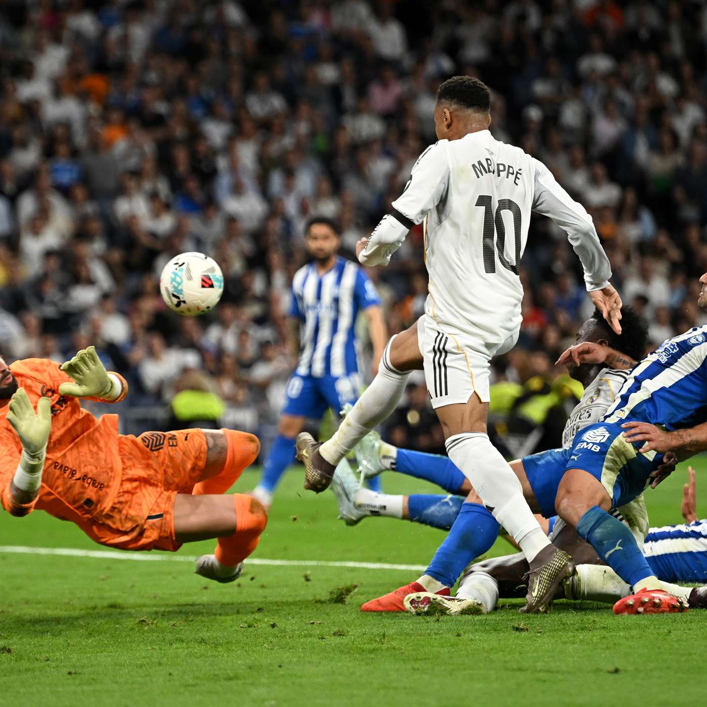 Real Madrid CF v Deportivo Alaves - LaLiga EA Sports