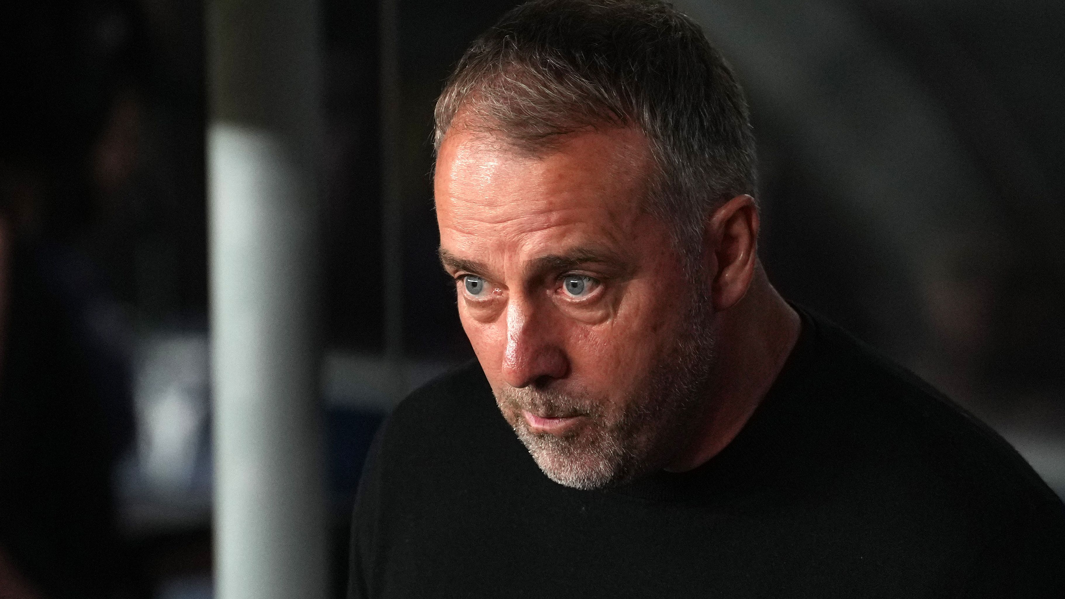 فليك يستقبل نبأ سارًا بعد صدمة يامال