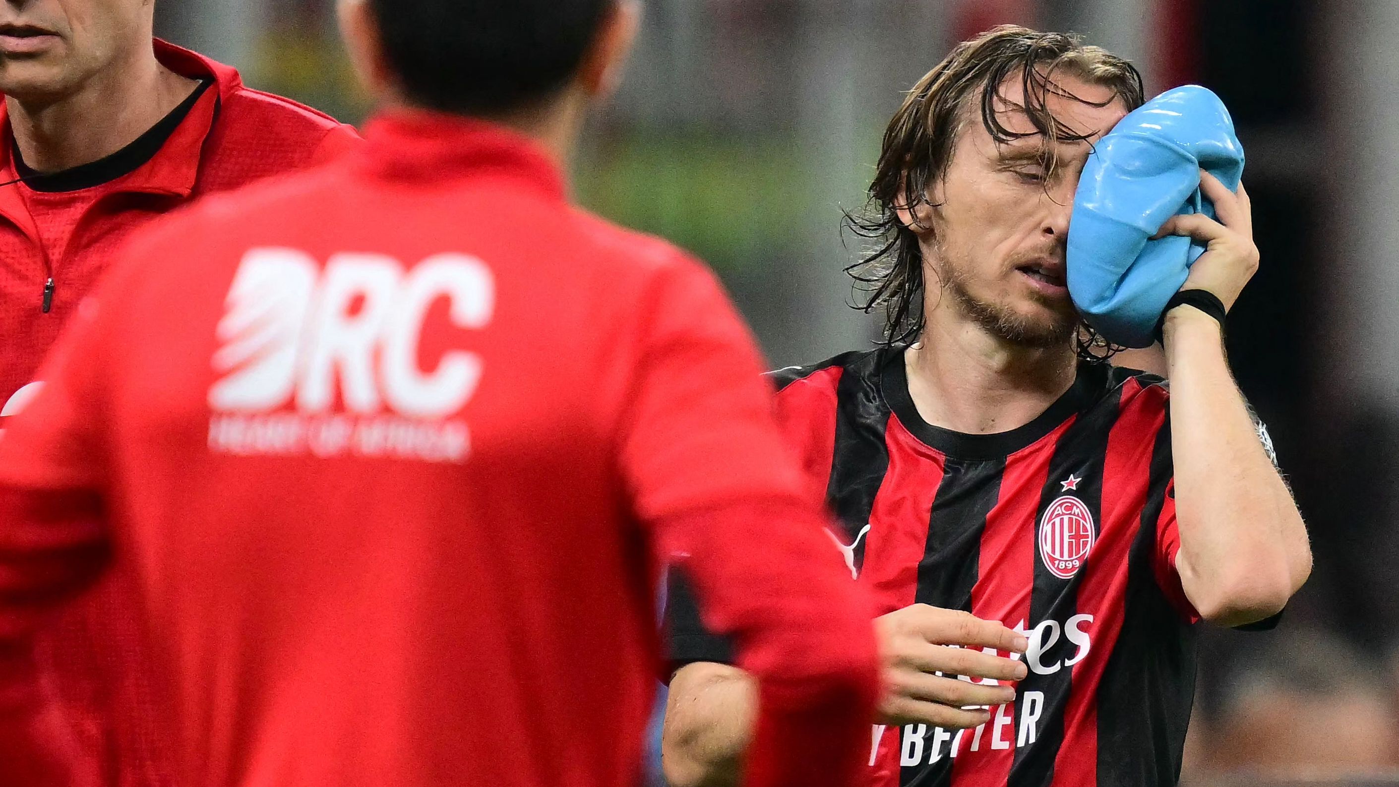 TOPSHOT-FBL-ITA-SERIEA-MILAN-JUVENTUS