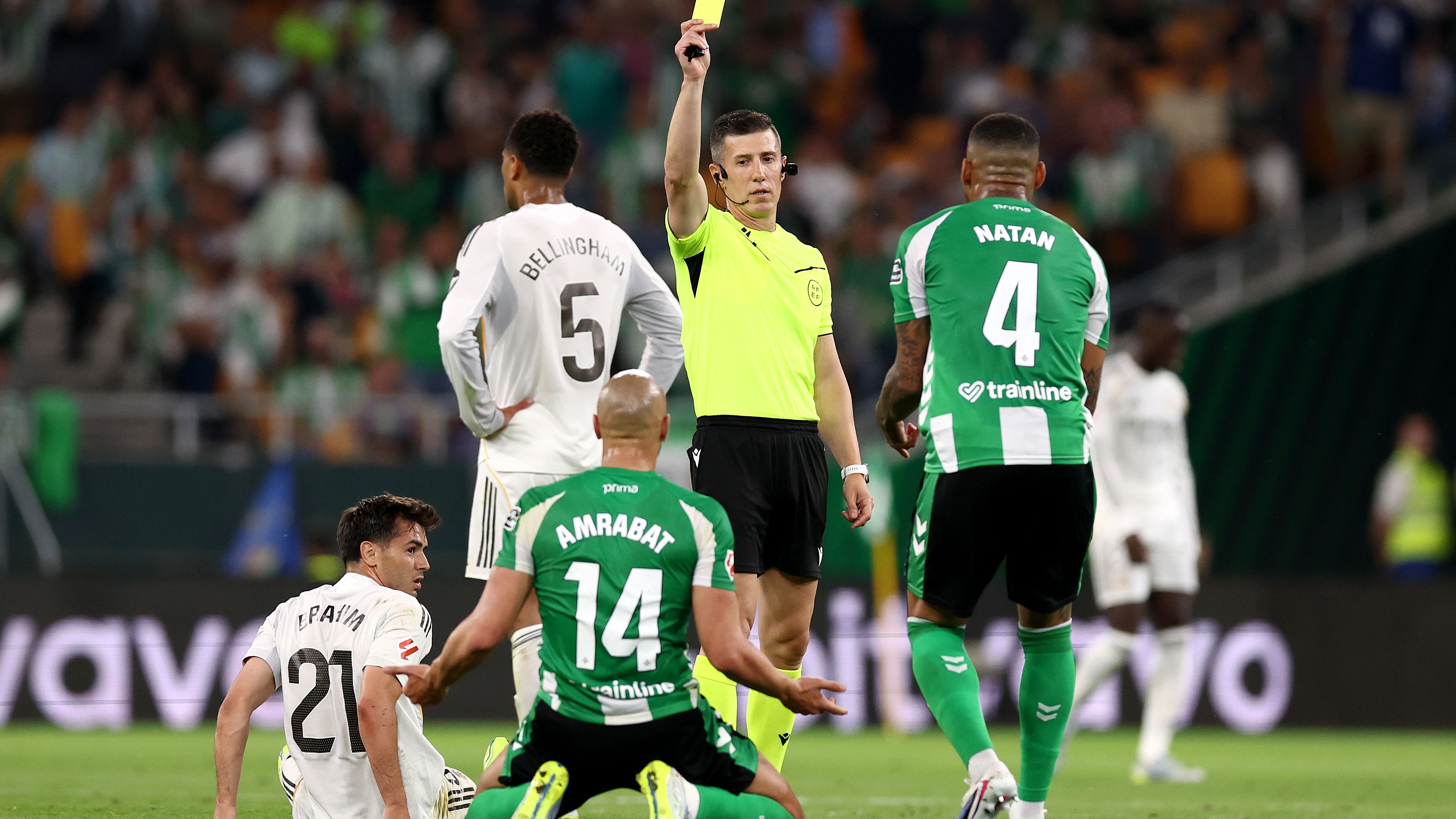 بعد صدامه مع أمرابط.. سخرية واسعة من بيلينجهام