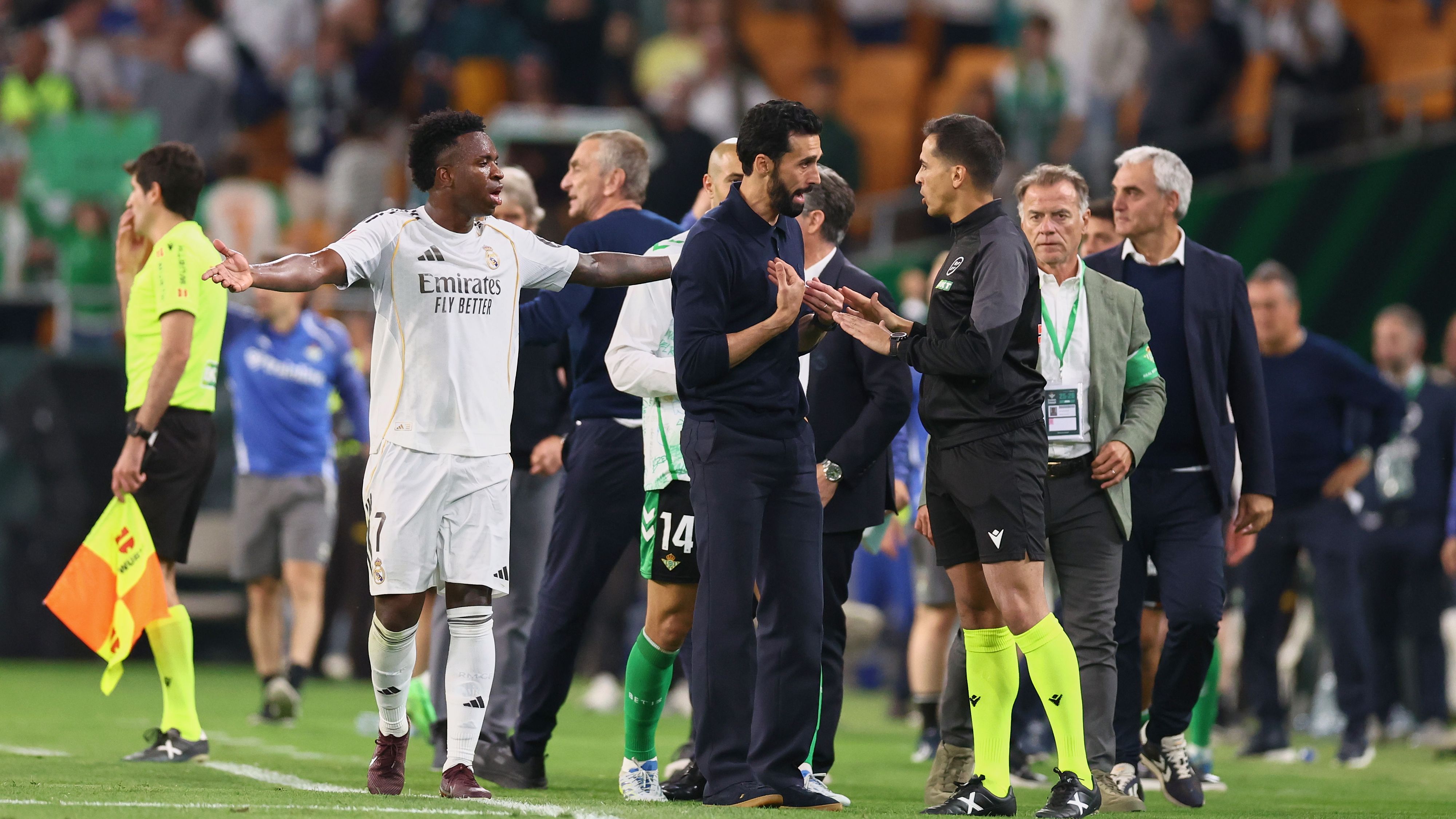 "أظهروا بعض الاحترام".. نقابة الحكام الإسبان ترد على الانتقادات المدريدية