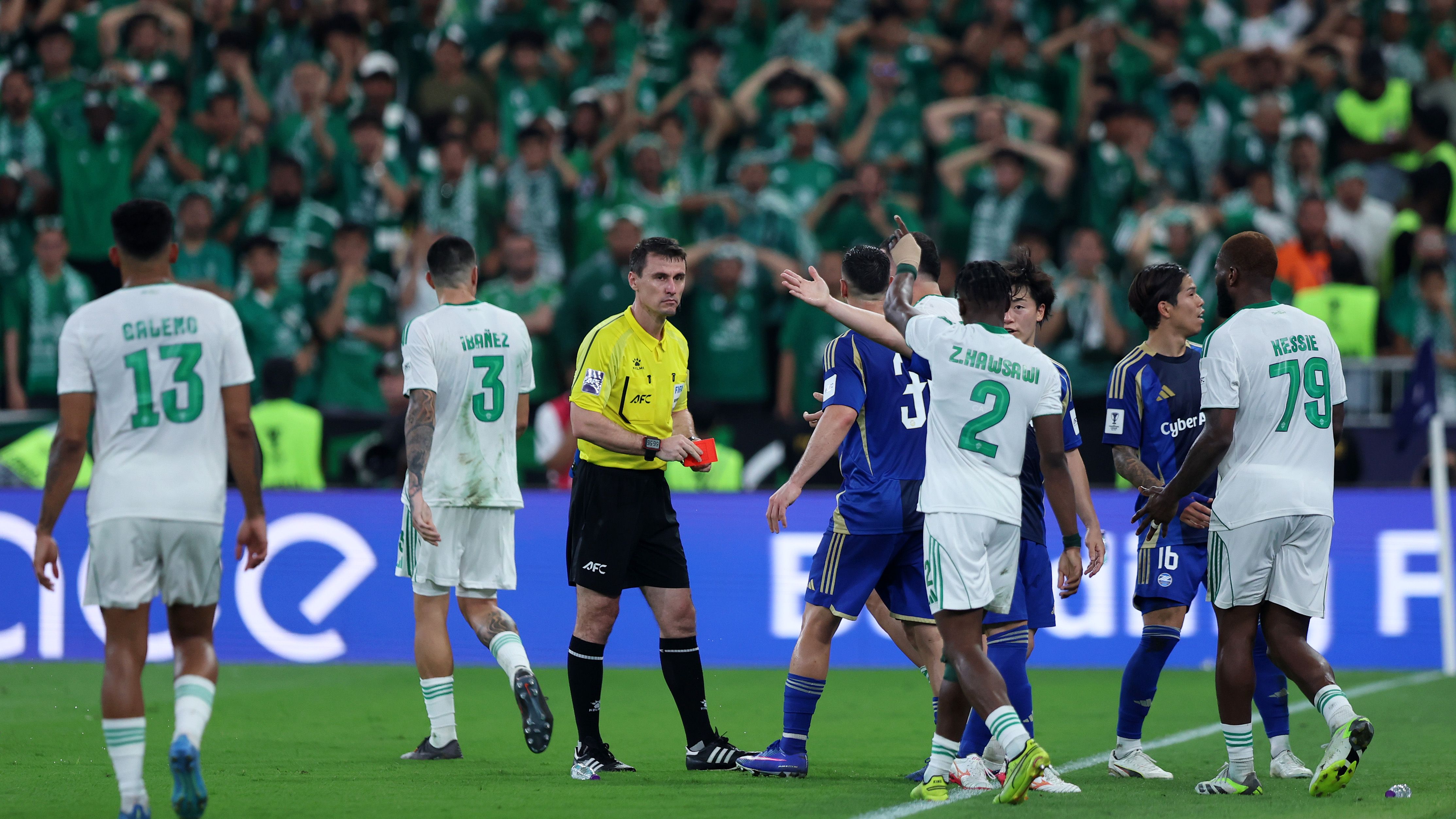 خبير تحكيمي: سلوك نجم الأهلي مشين.. والحكم تغاضى عن مخالفة لاعب ماتشيدا