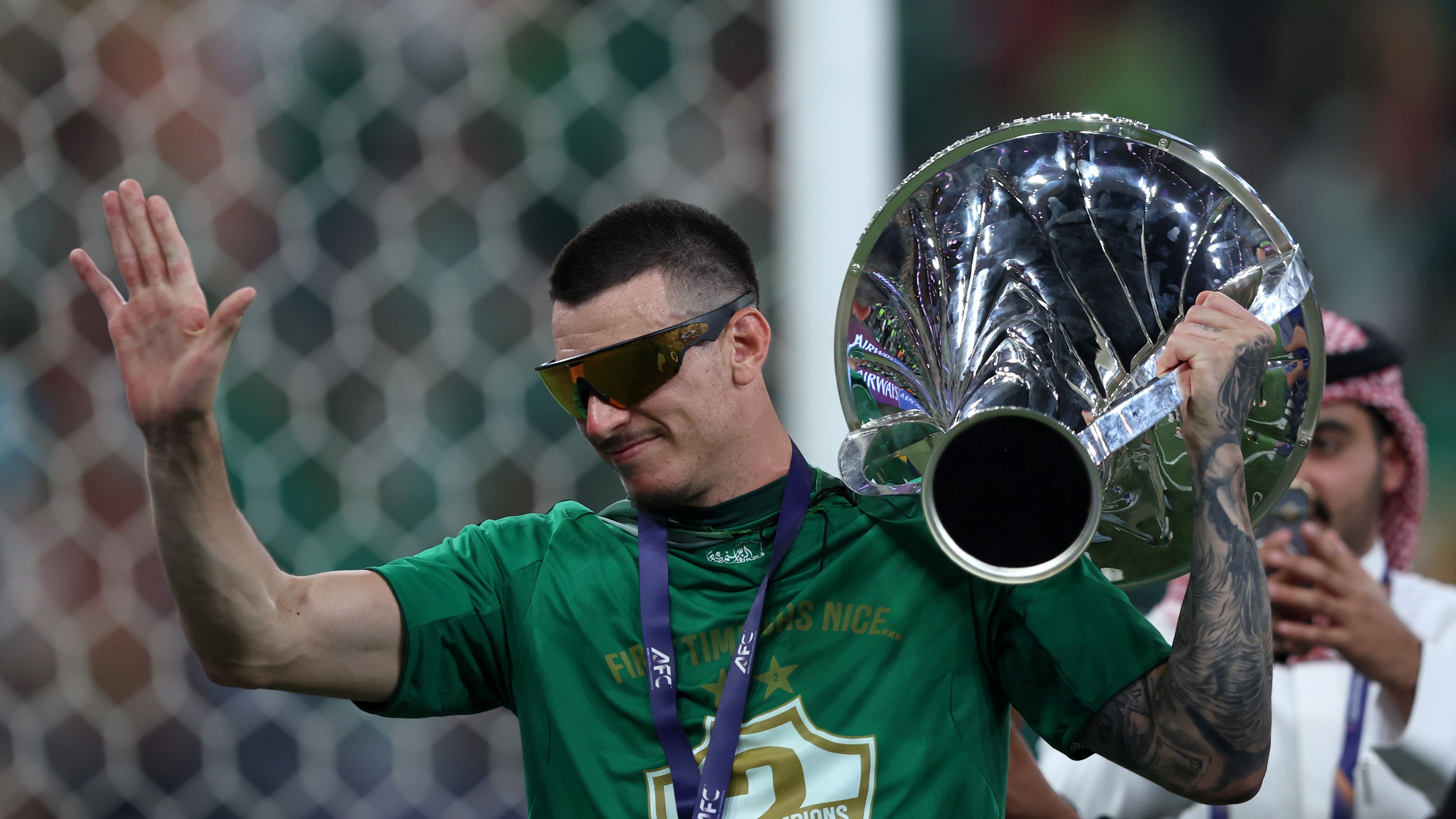 فيديو: من داخل الملعب.. كيف رمم إيبانيز انكسار هوساوي في ليلة الذهب؟