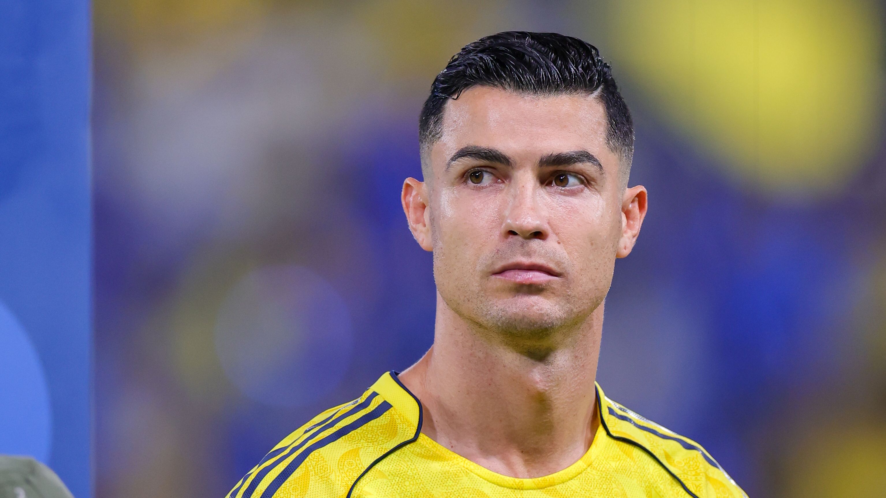 بذكريات ريال مدريد وبرشلونة.. هل رفض رونالدو عمل ممر شرفي للأهلي؟