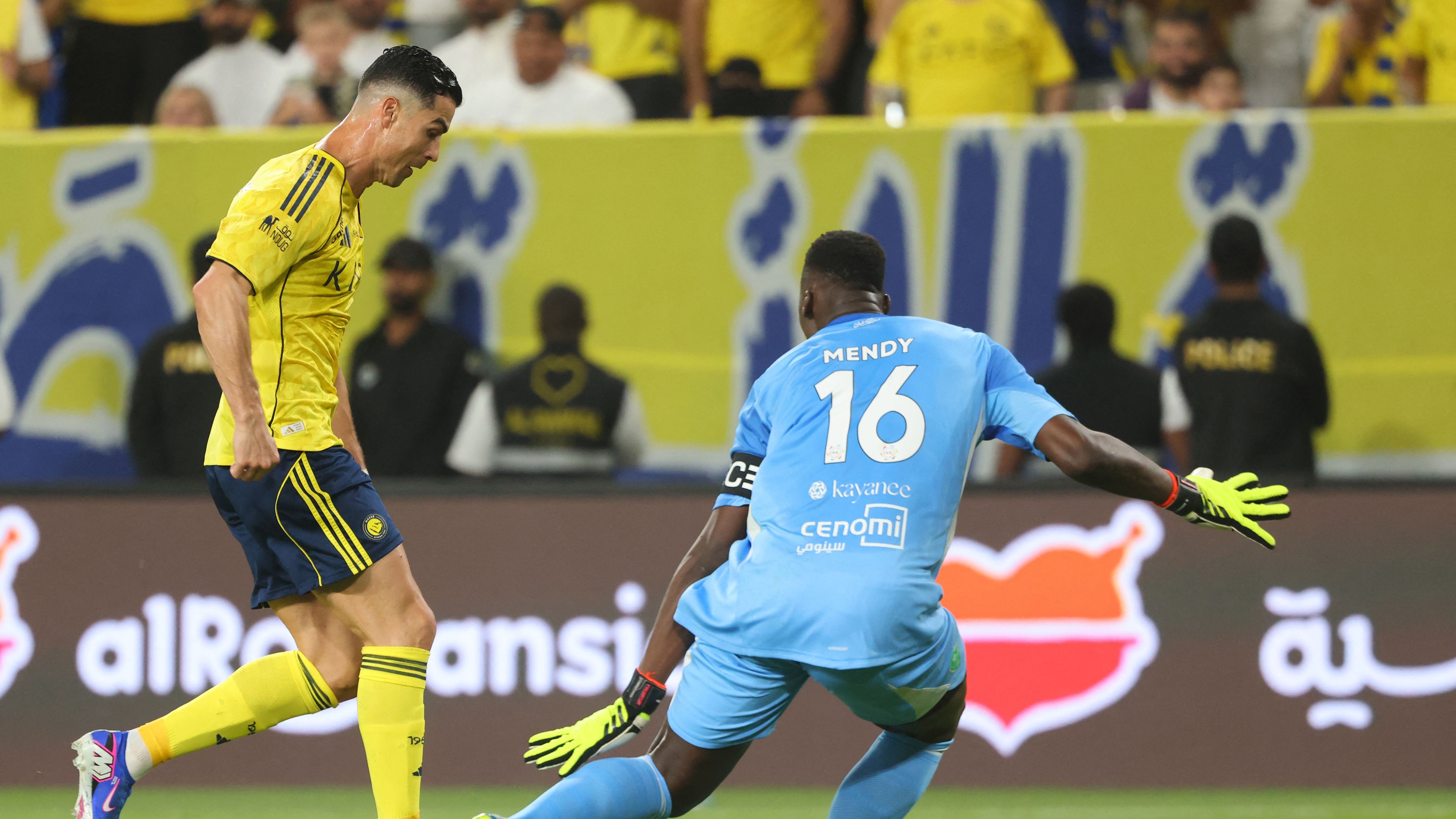 فيديو: رسم الهدف قبل التسجيل.. رونالدو يكسر لعنة الأهلي برقصة سعودية