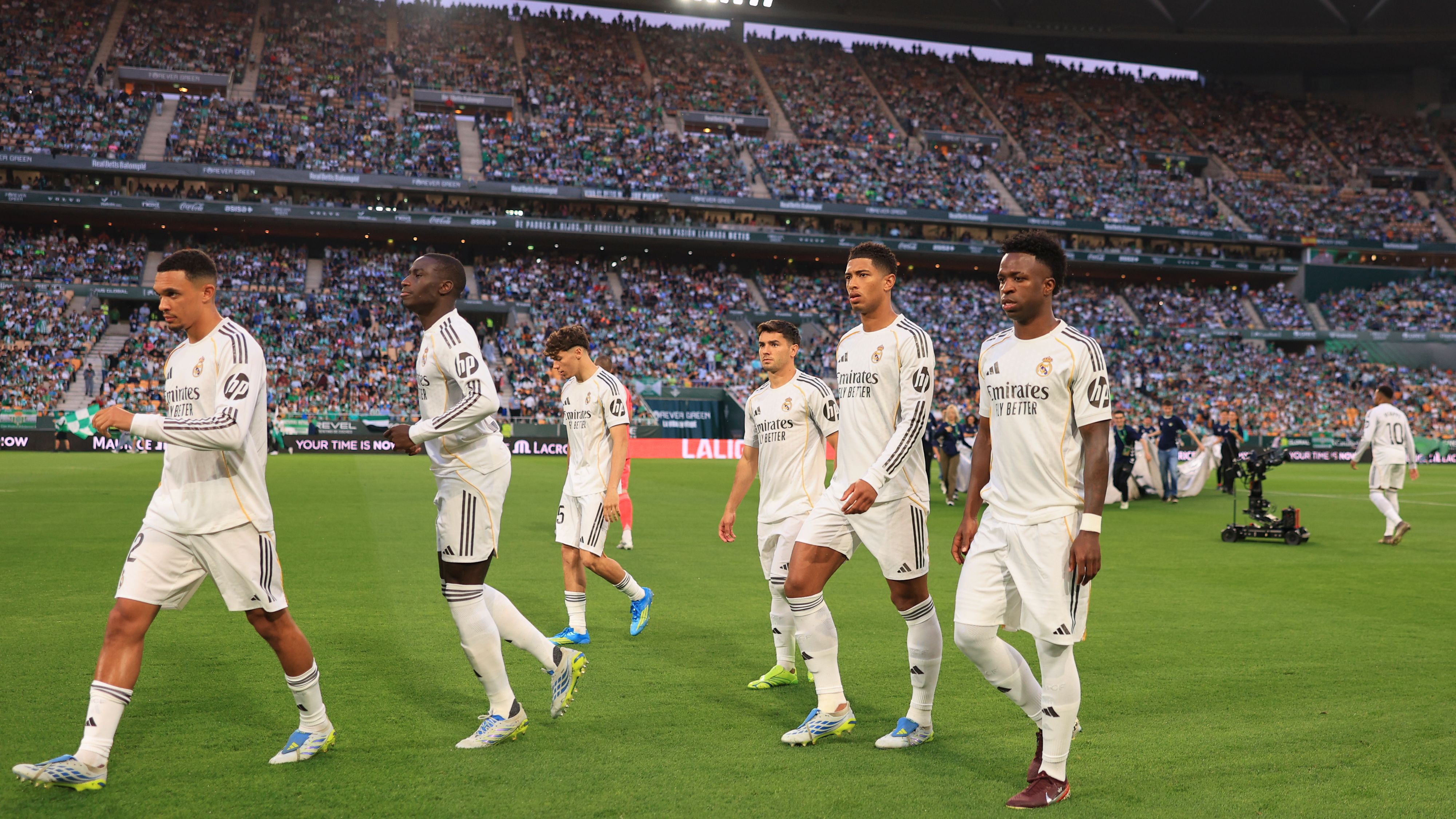 أياكس يخوض صراعا رباعيا على موهبة ريال مدريد