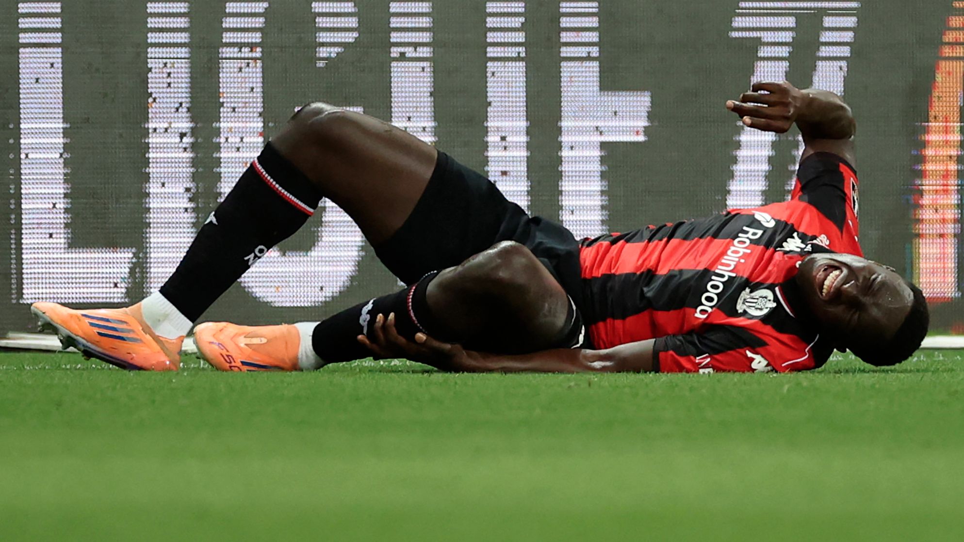 FBL-FRA-LIGUE1-NICE-LENS