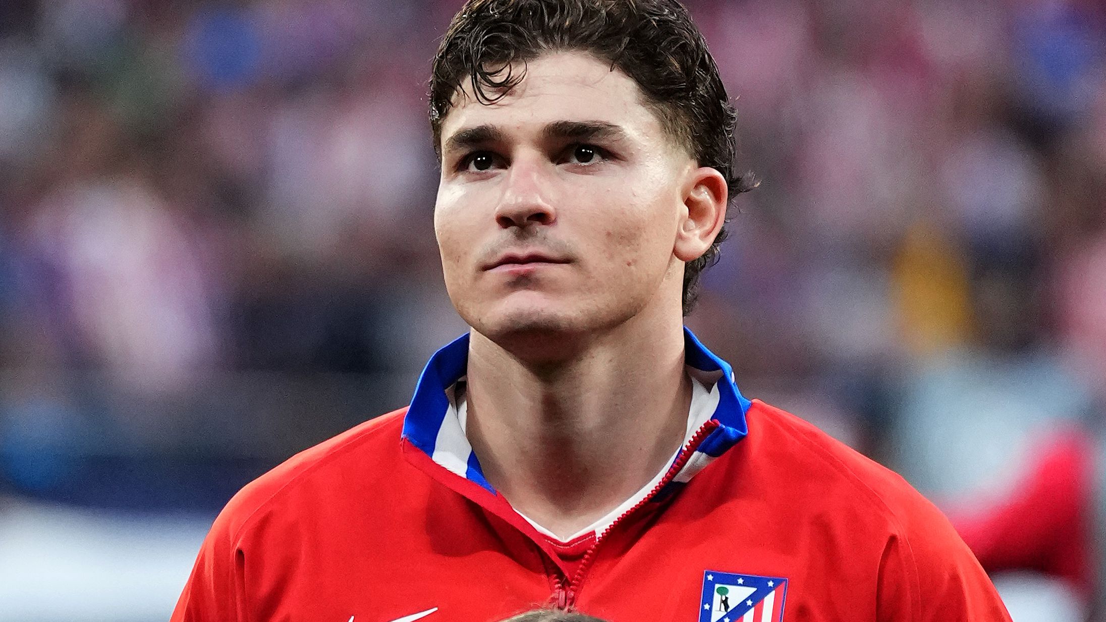 تصريحات ألفاريز الصادمة تثير غضب أتلتيكو وتفتح باب المفاوضات لبرشلونة